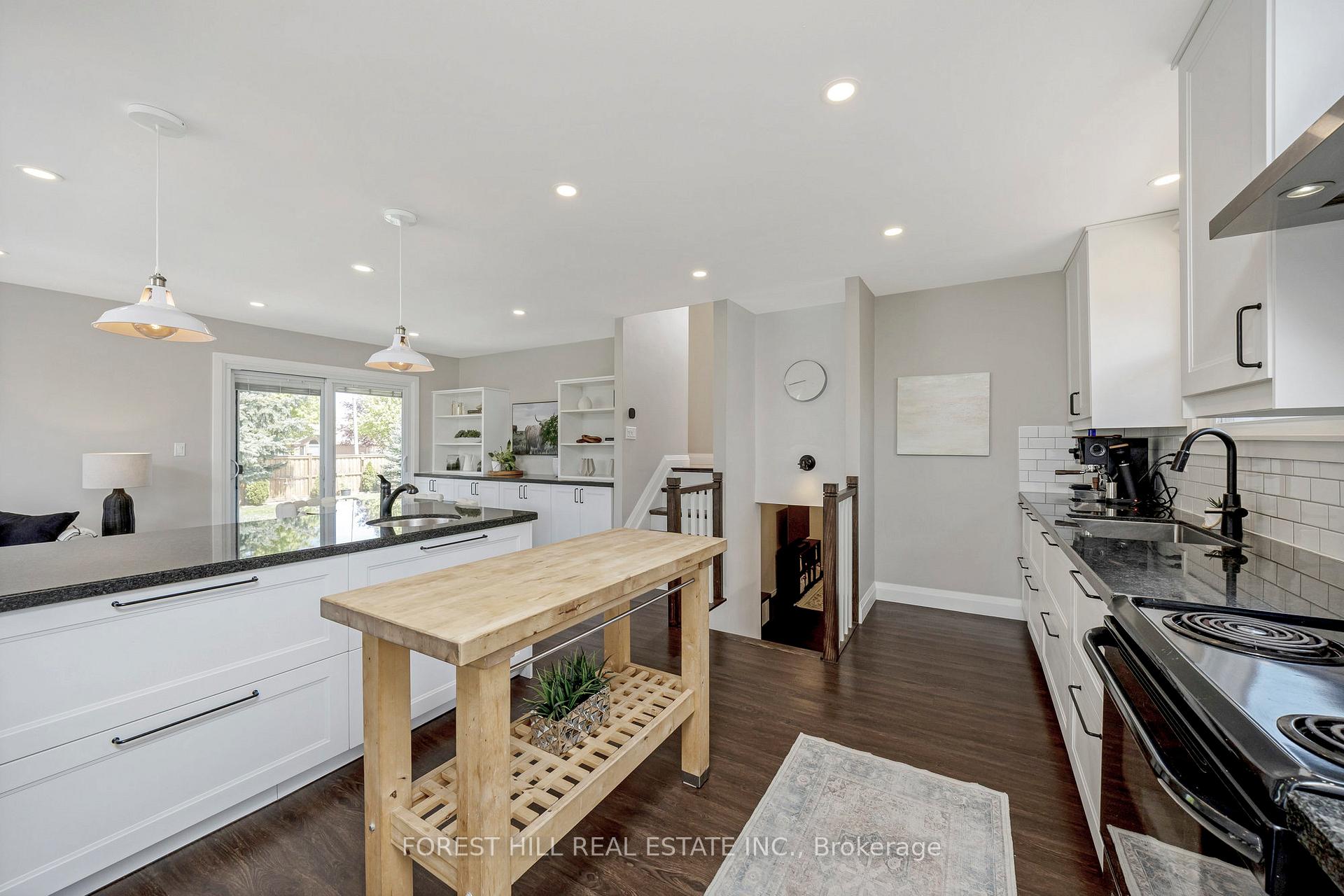 Photo 3 of 99 Gordon Drummond Avenue, Hamilton, Stoney Creek Mountain — HOMEH