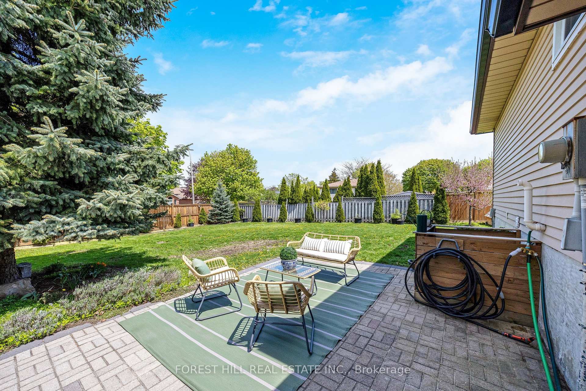 Photo 9 of 99 Gordon Drummond Avenue, Hamilton, Stoney Creek Mountain — HOMEH