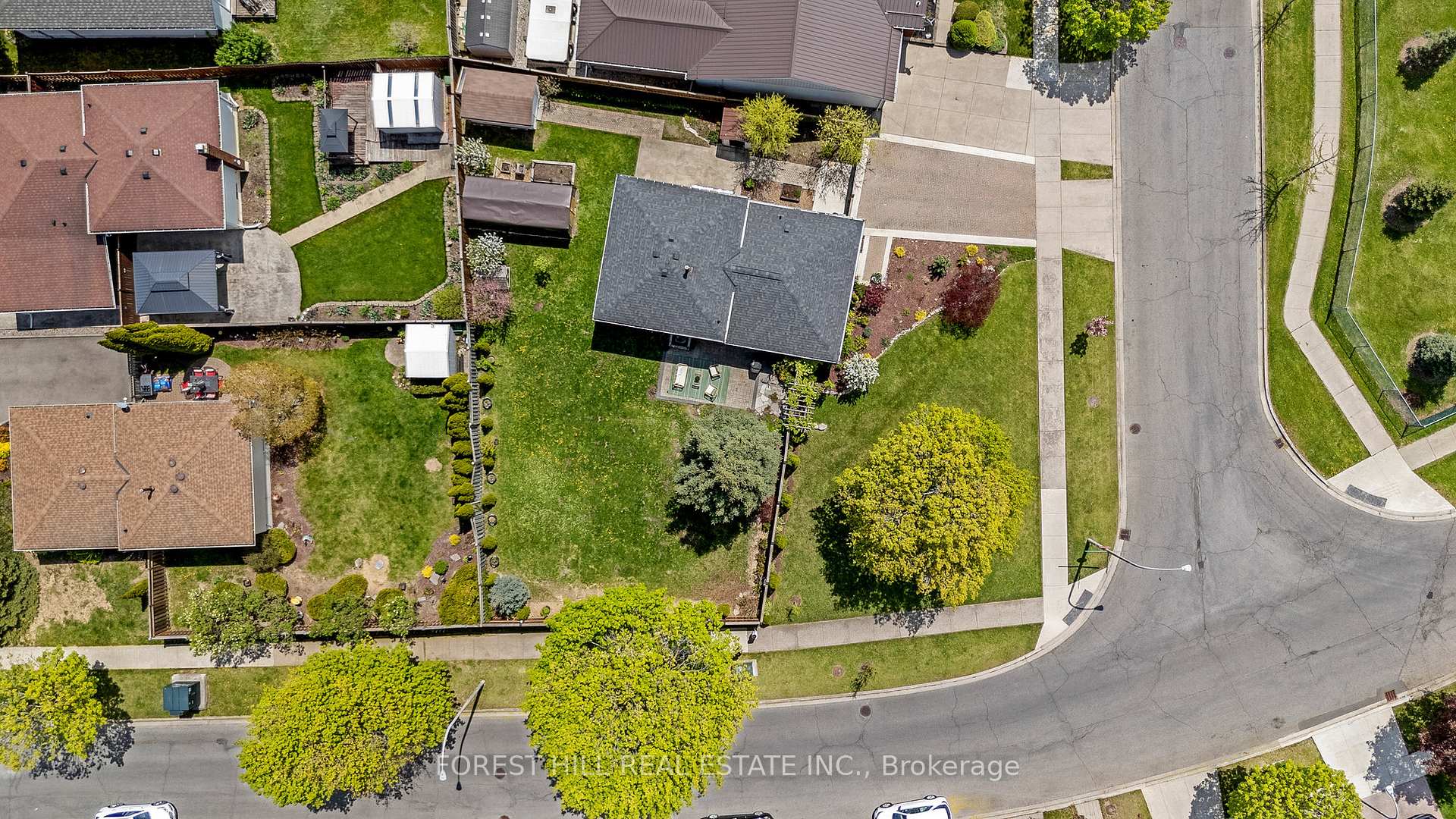 Photo 44 of 99 Gordon Drummond Avenue, Hamilton, Stoney Creek Mountain — HOMEH