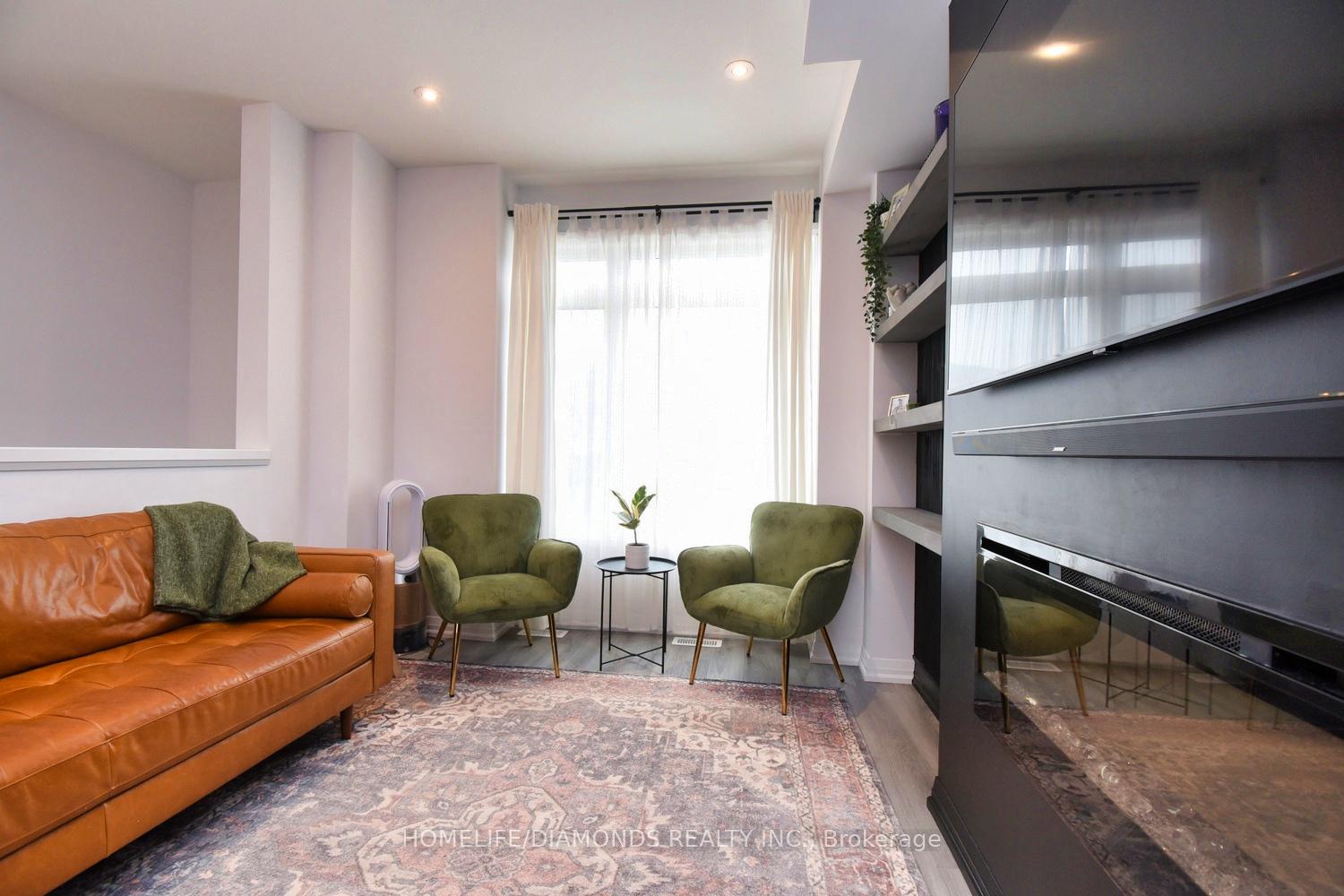 Photo 19 of Unit 14, 106 Court Drive, Brant, Paris — HOMEH