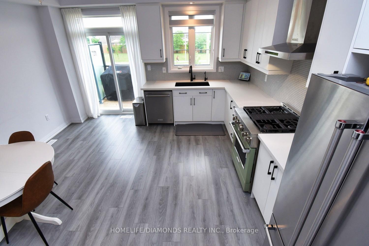 Photo 17 of Unit 14, 106 Court Drive, Brant, Paris — HOMEH