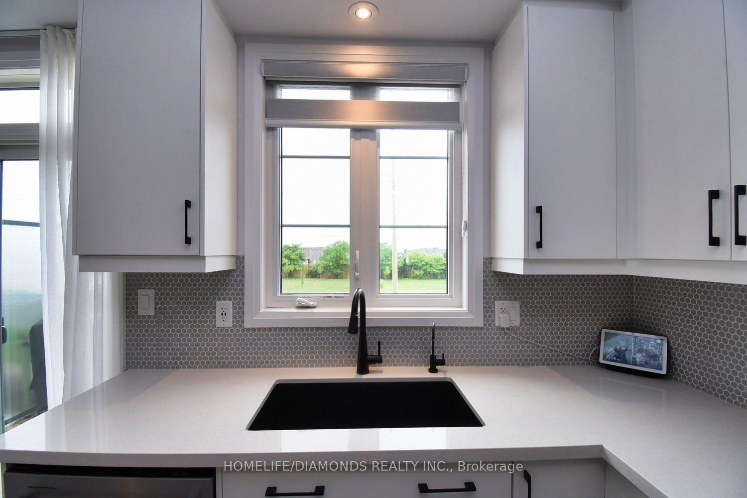 Photo 11 of Unit 14, 106 Court Drive, Brant, Paris — HOMEH