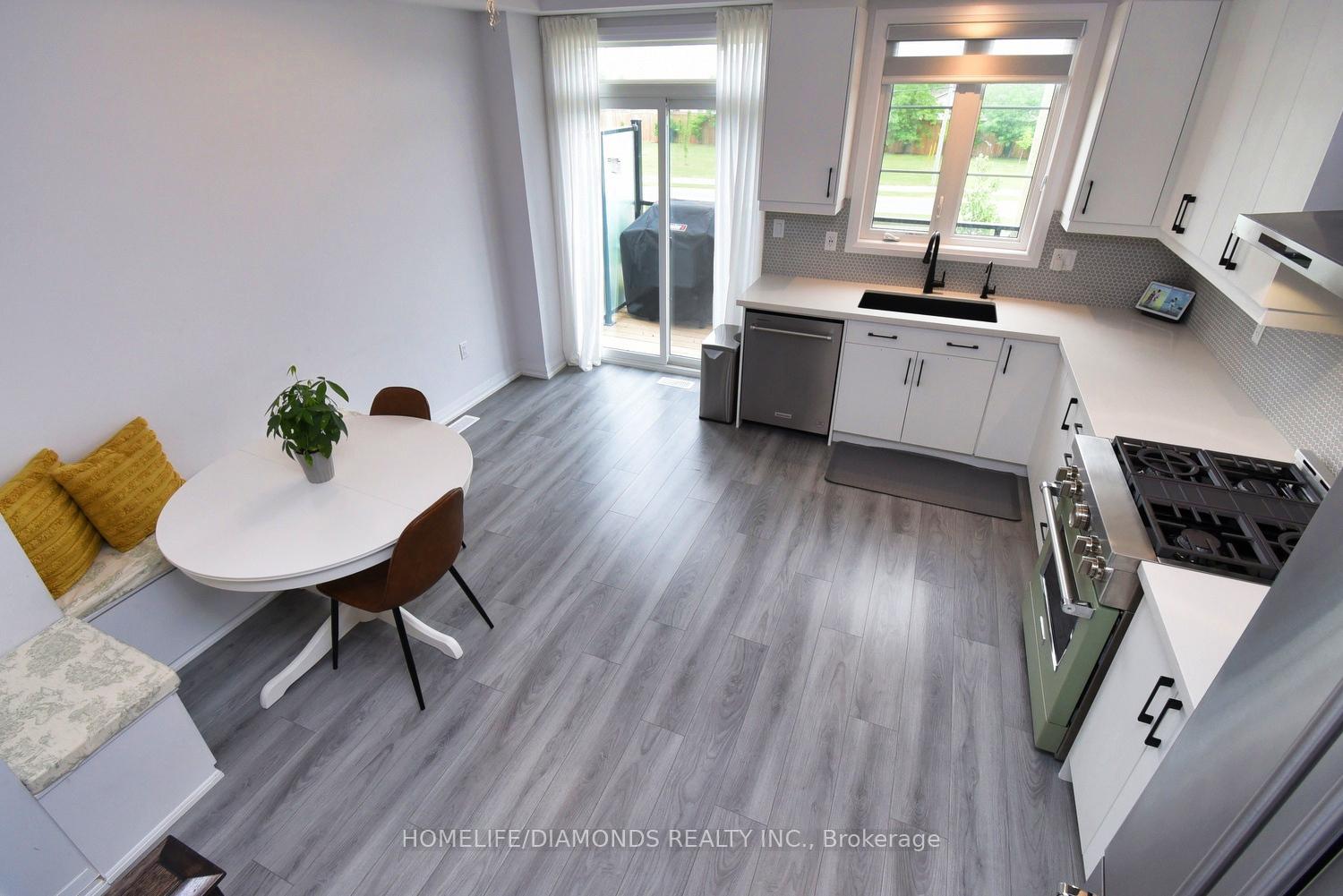 Photo 16 of Unit 14, 106 Court Drive, Brant, Paris — HOMEH