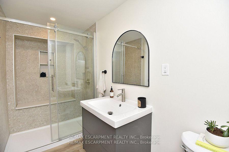 Photo 30 of 81 Glenayr Street, Hamilton, Gilkson — HOMEH