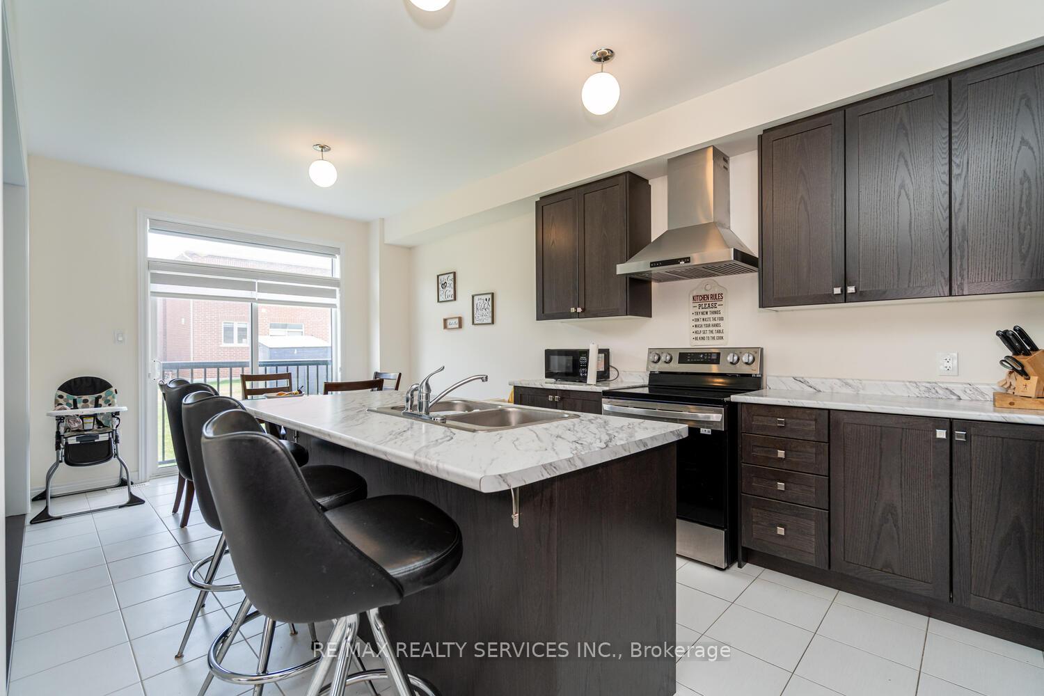 Photo 8 of 208 Limestone Lane, Shelburne — HOMEH