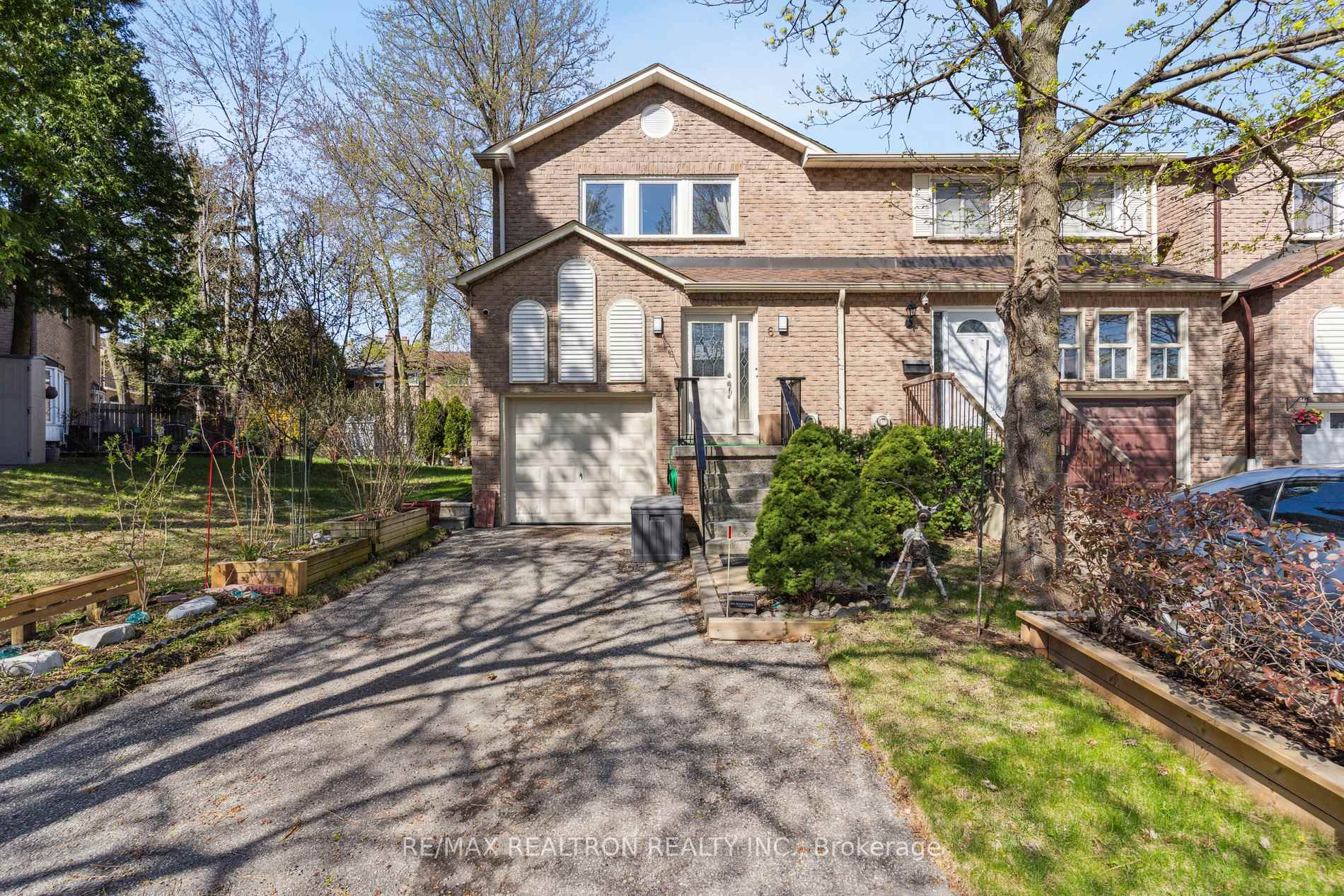 Photo 1 of 6 Chestnut Gate, Markham, Bayview Fairway-Bayview Country Club Estates — HOMEH