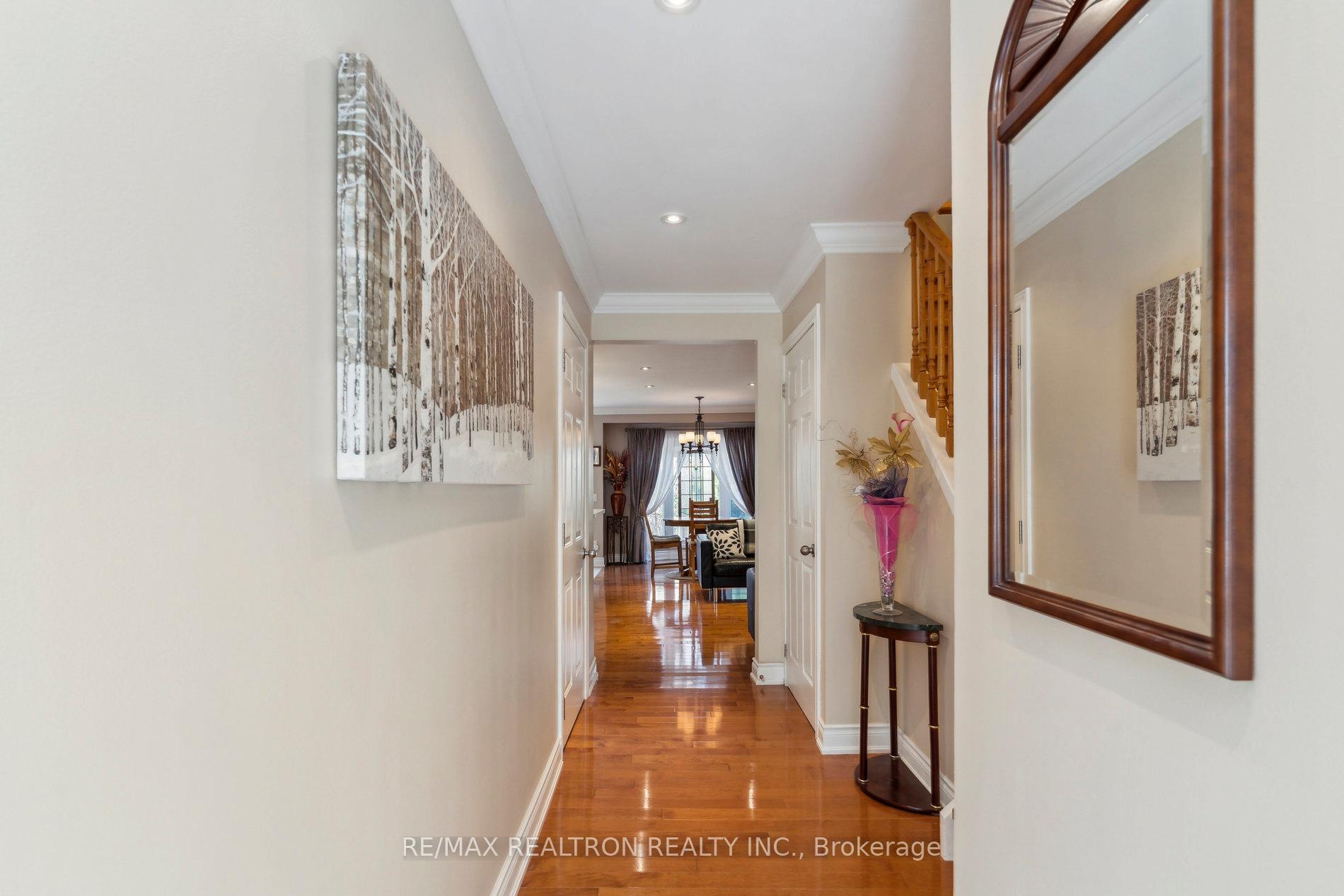 Photo 4 of 6 Chestnut Gate, Markham, Bayview Fairway-Bayview Country Club Estates — HOMEH