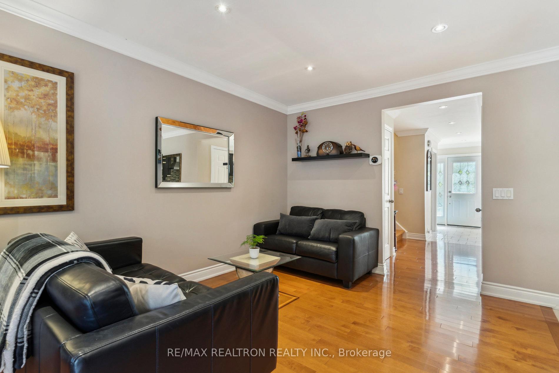Photo 11 of 6 Chestnut Gate, Markham, Bayview Fairway-Bayview Country Club Estates — HOMEH