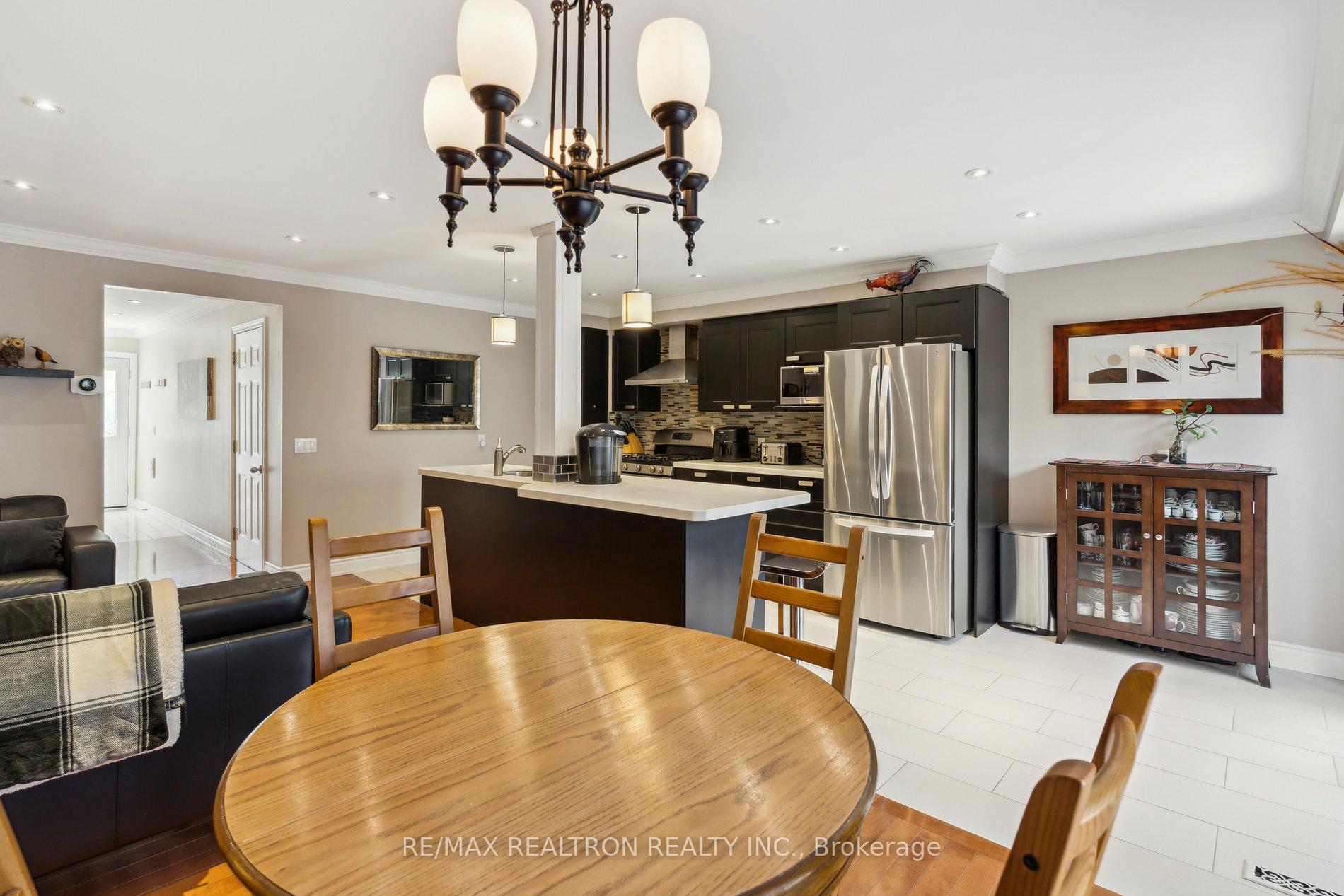 Photo 6 of 6 Chestnut Gate, Markham, Bayview Fairway-Bayview Country Club Estates — HOMEH