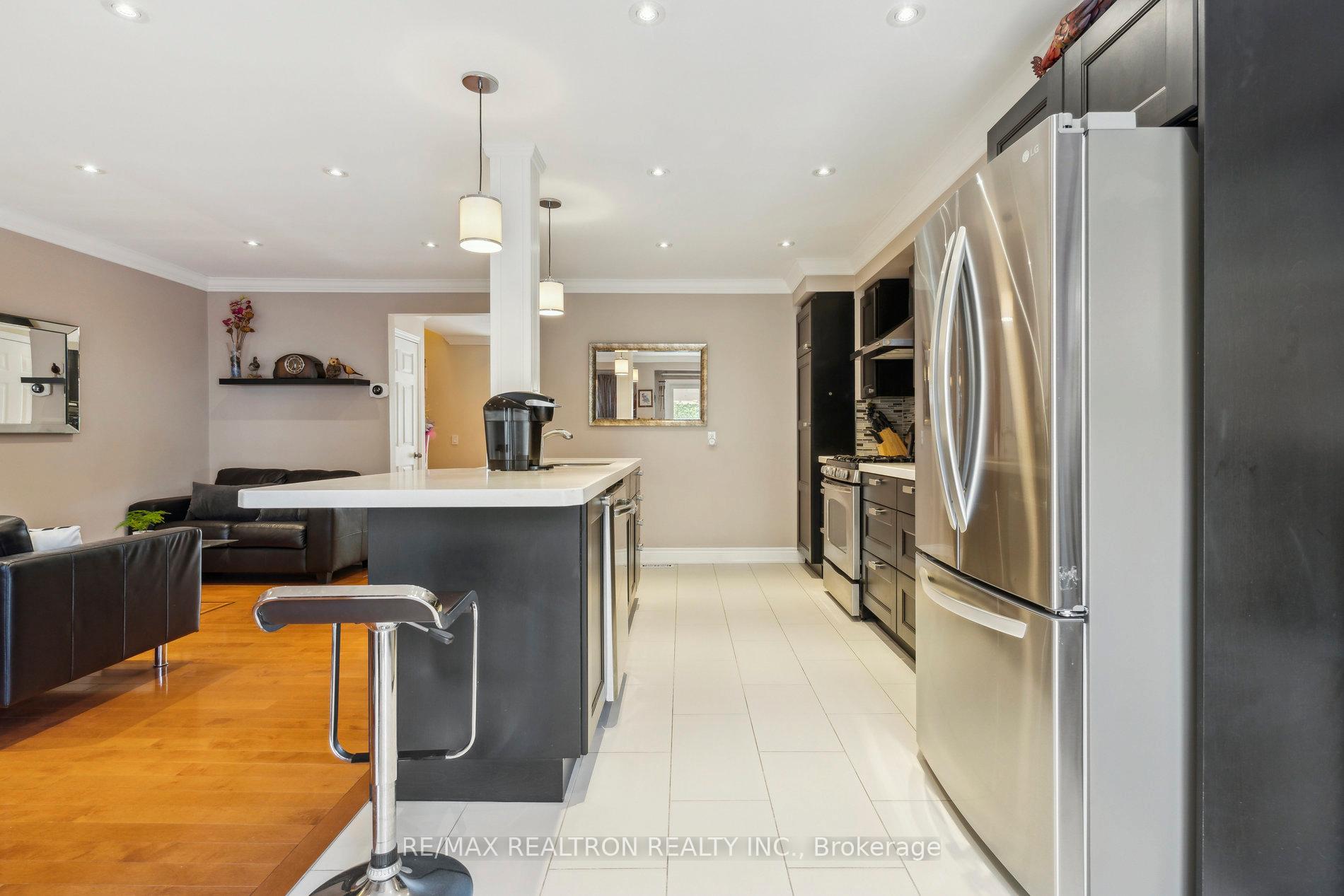 Photo 10 of 6 Chestnut Gate, Markham, Bayview Fairway-Bayview Country Club Estates — HOMEH