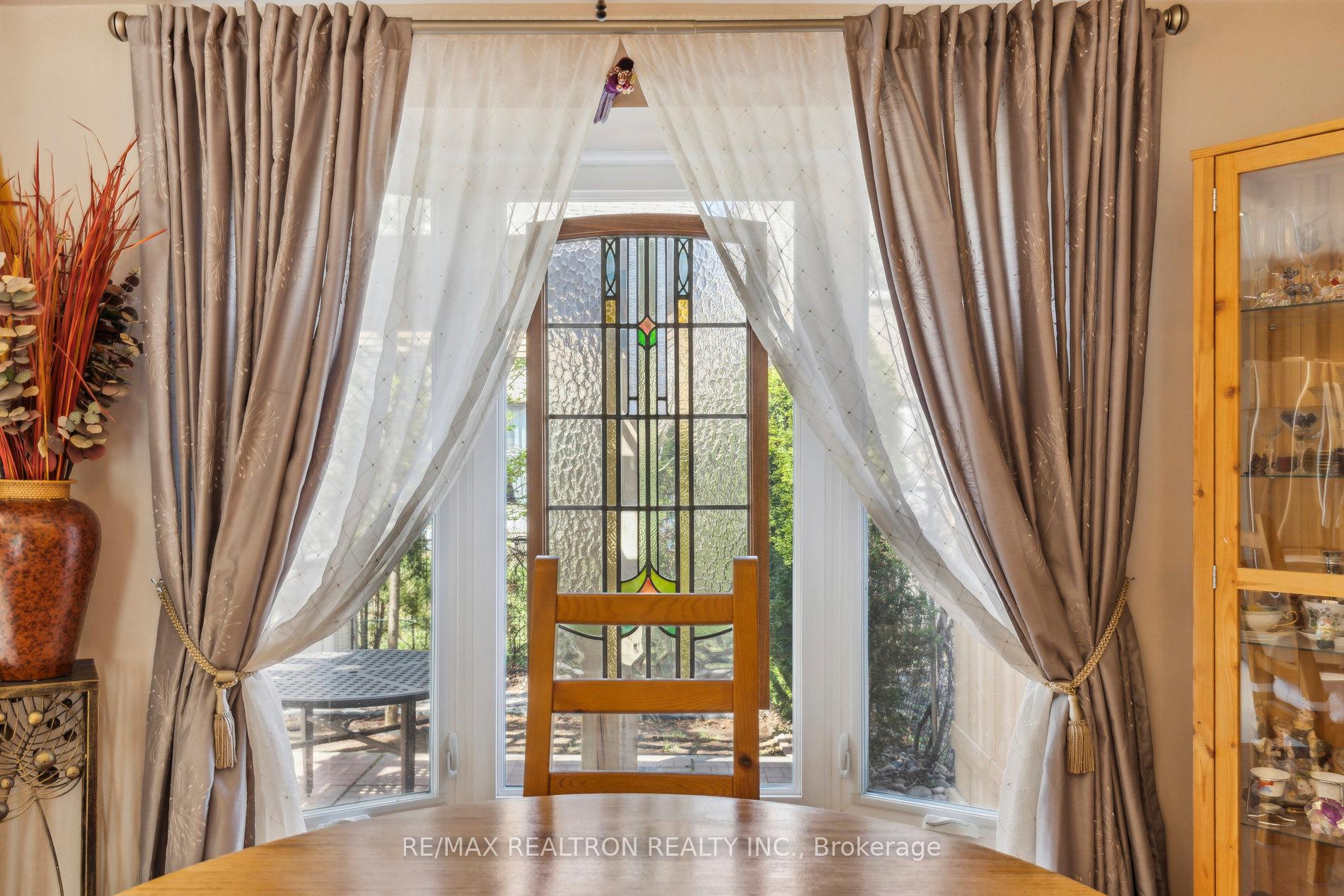 Photo 37 of 6 Chestnut Gate, Markham, Bayview Fairway-Bayview Country Club Estates — HOMEH