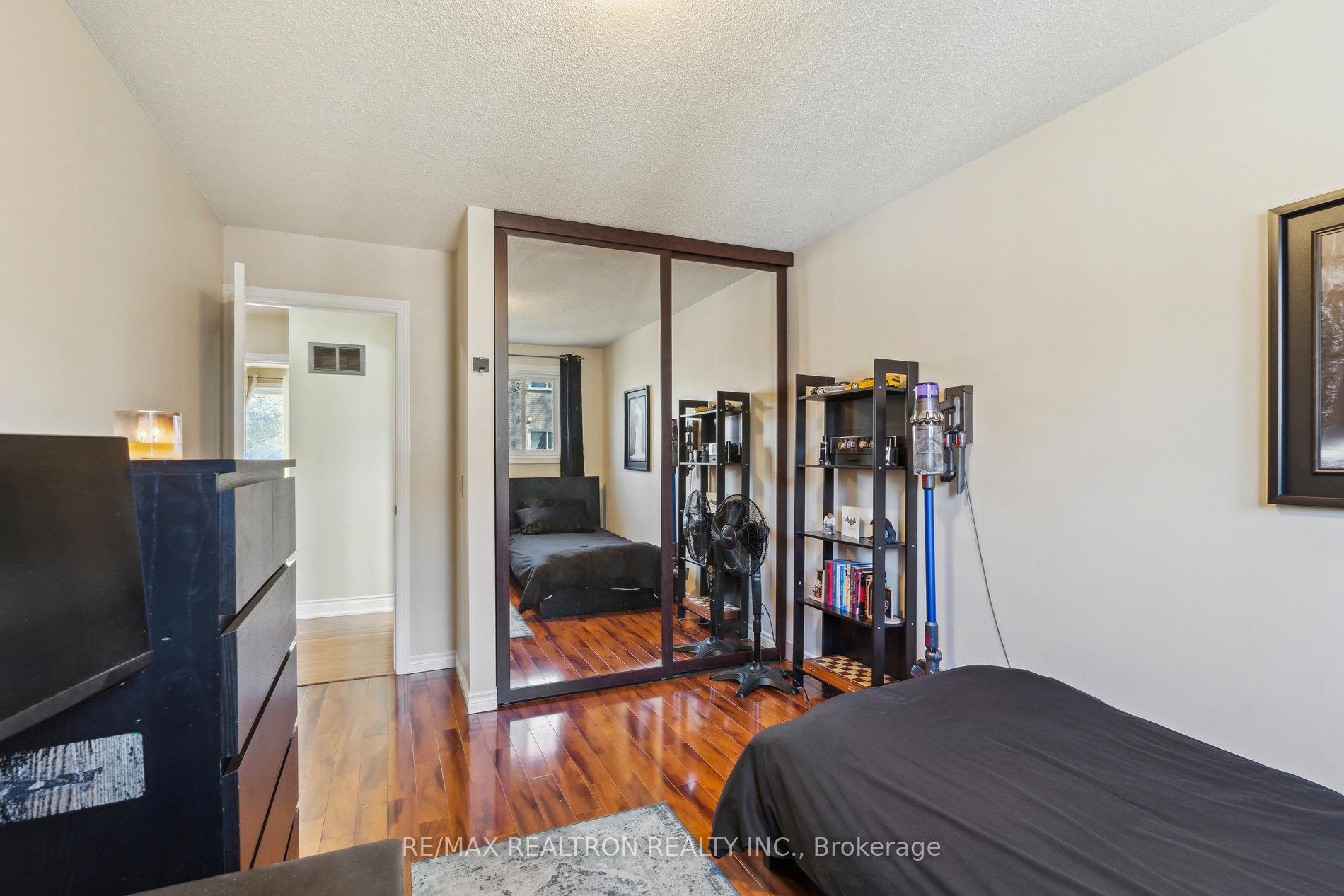 Photo 25 of 6 Chestnut Gate, Markham, Bayview Fairway-Bayview Country Club Estates — HOMEH