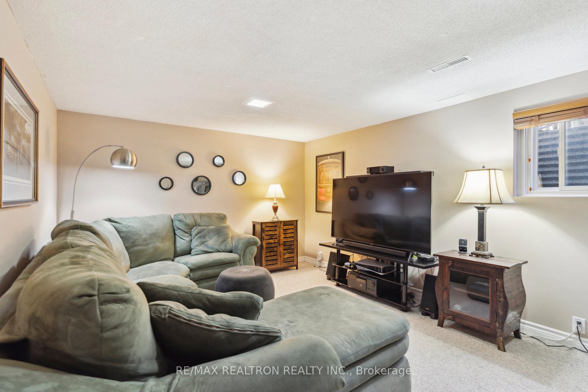Photo 19 of 6 Chestnut Gate, Markham, Bayview Fairway-Bayview Country Club Estates — HOMEH