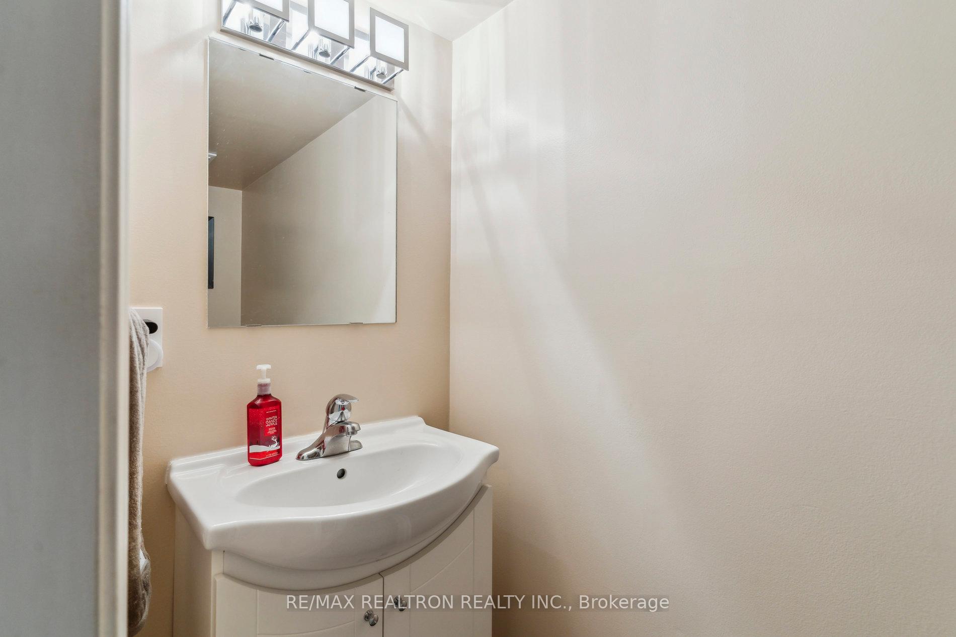 Photo 21 of 6 Chestnut Gate, Markham, Bayview Fairway-Bayview Country Club Estates — HOMEH