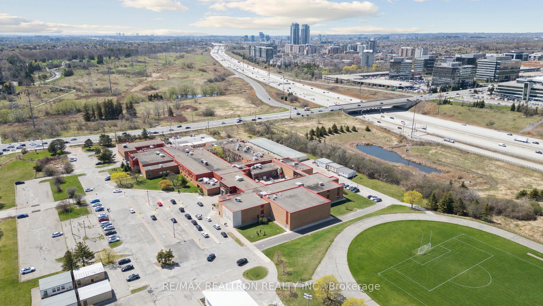 Photo 48 of 6 Chestnut Gate, Markham, Bayview Fairway-Bayview Country Club Estates — HOMEH