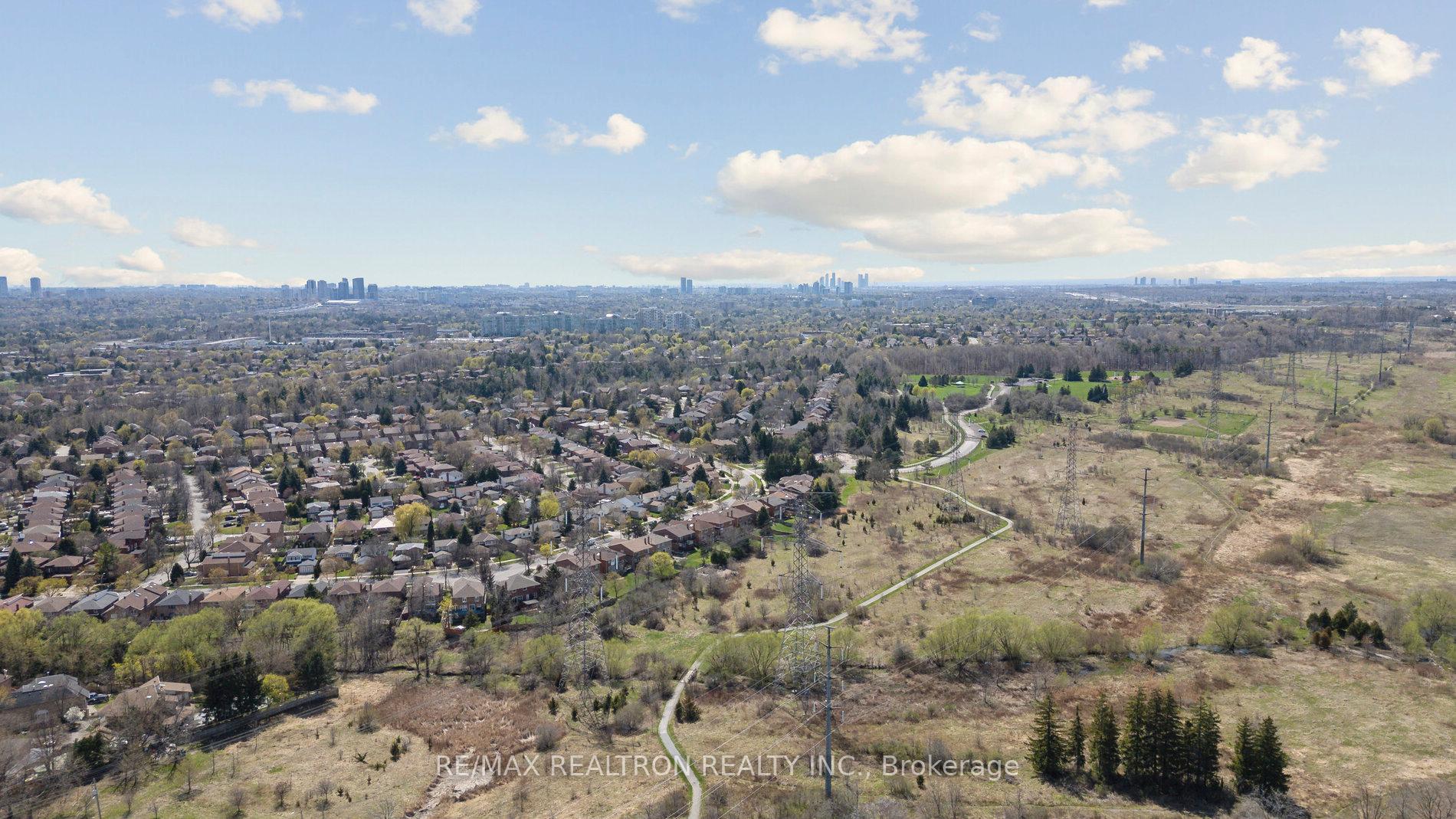 Photo 49 of 6 Chestnut Gate, Markham, Bayview Fairway-Bayview Country Club Estates — HOMEH