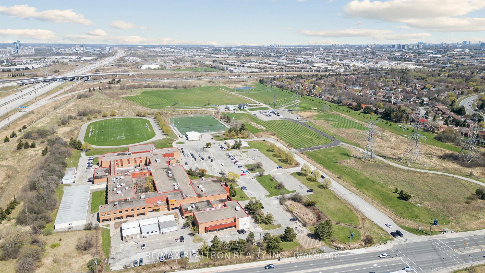 Photo 50 of 6 Chestnut Gate, Markham, Bayview Fairway-Bayview Country Club Estates — HOMEH