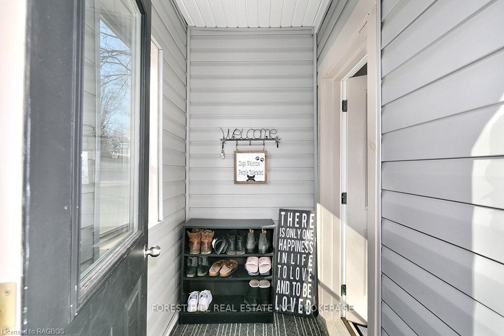 Photo 2 of 54 Mark Street W, Grey Highlands — HOMEH