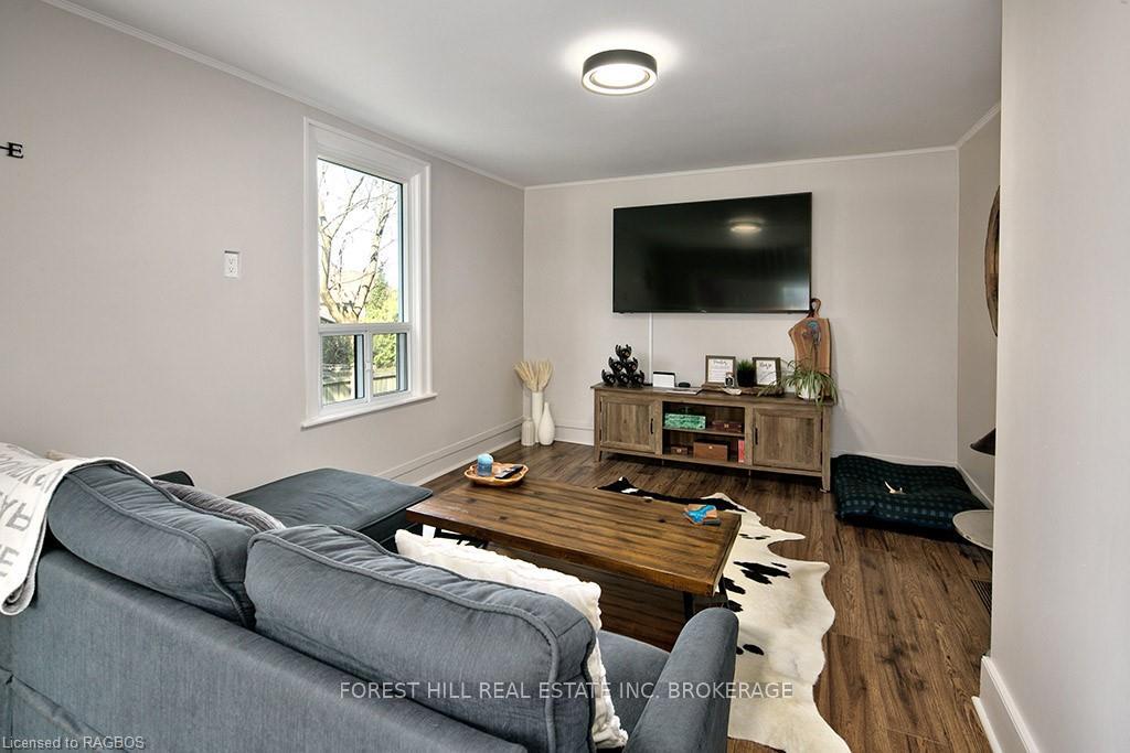 Photo 7 of 54 Mark Street W, Grey Highlands — HOMEH