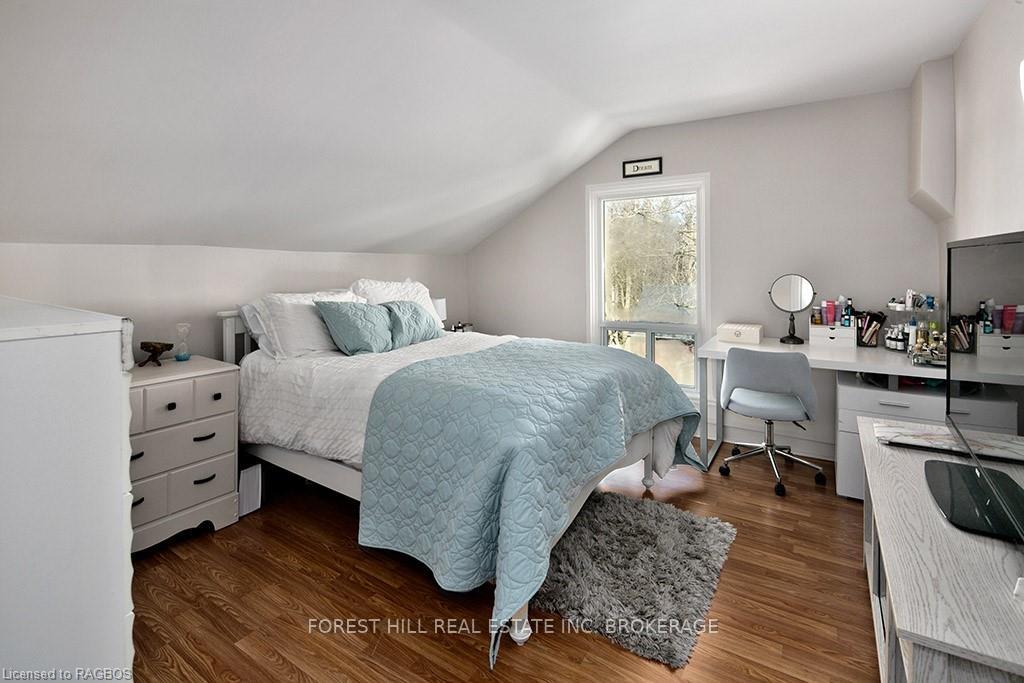 Photo 22 of 54 Mark Street W, Grey Highlands — HOMEH