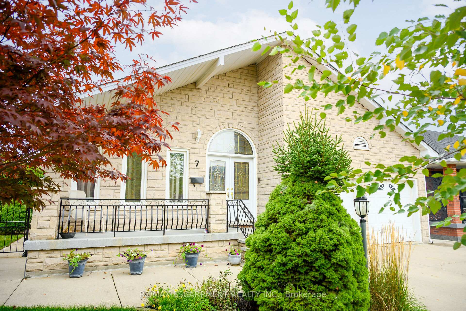 Photo 6 of 7 Osgoode Court, Hamilton, Randall — HOMEH