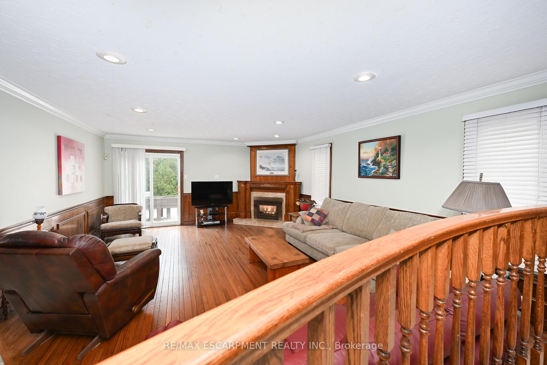Photo 8 of 7 Osgoode Court, Hamilton, Randall — HOMEH