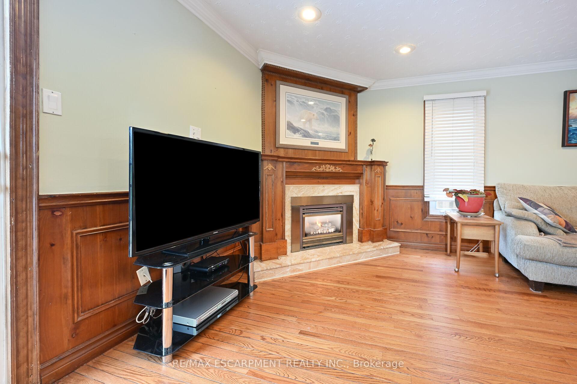 Photo 4 of 7 Osgoode Court, Hamilton, Randall — HOMEH