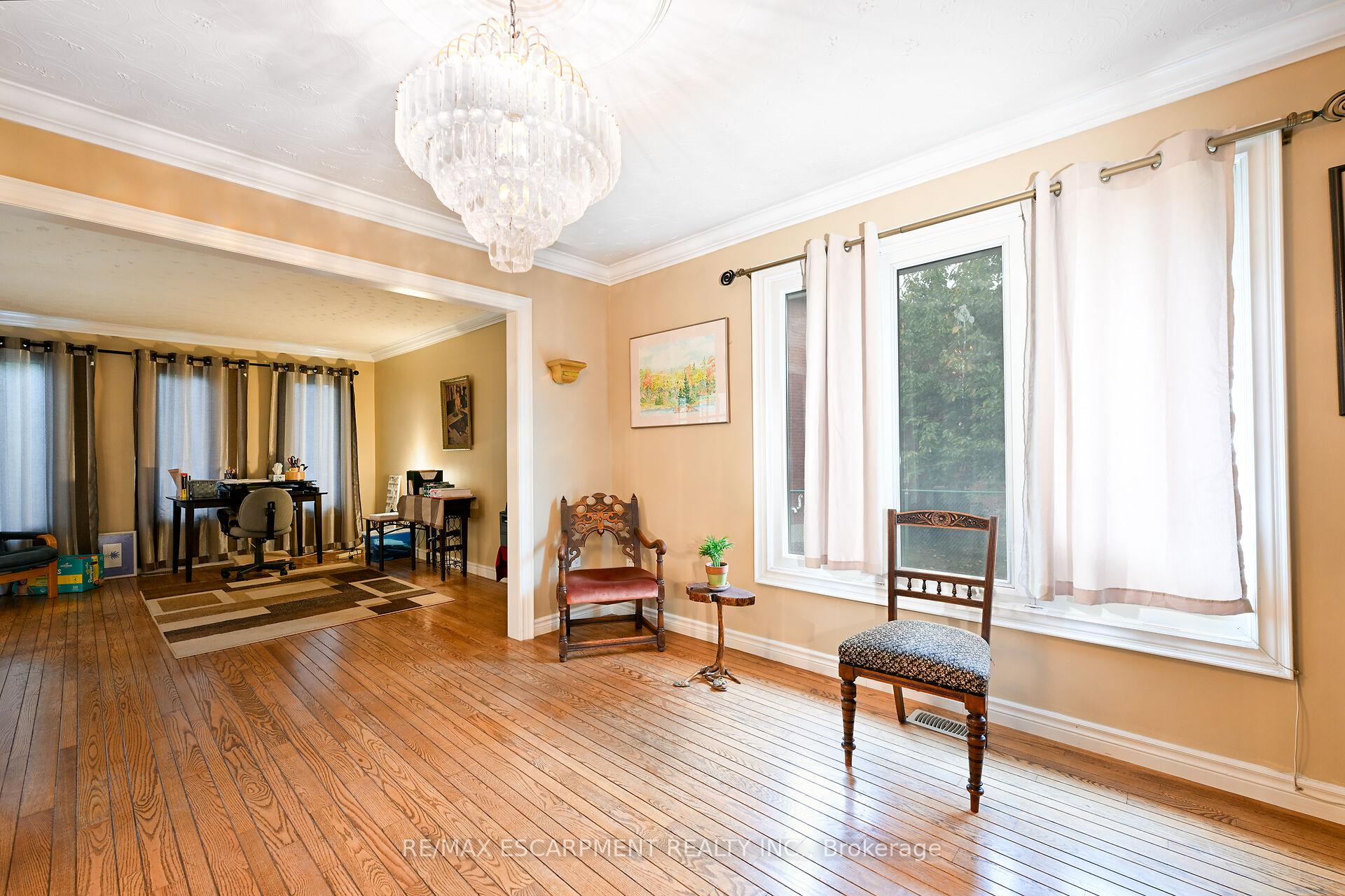 Photo 13 of 7 Osgoode Court, Hamilton, Randall — HOMEH