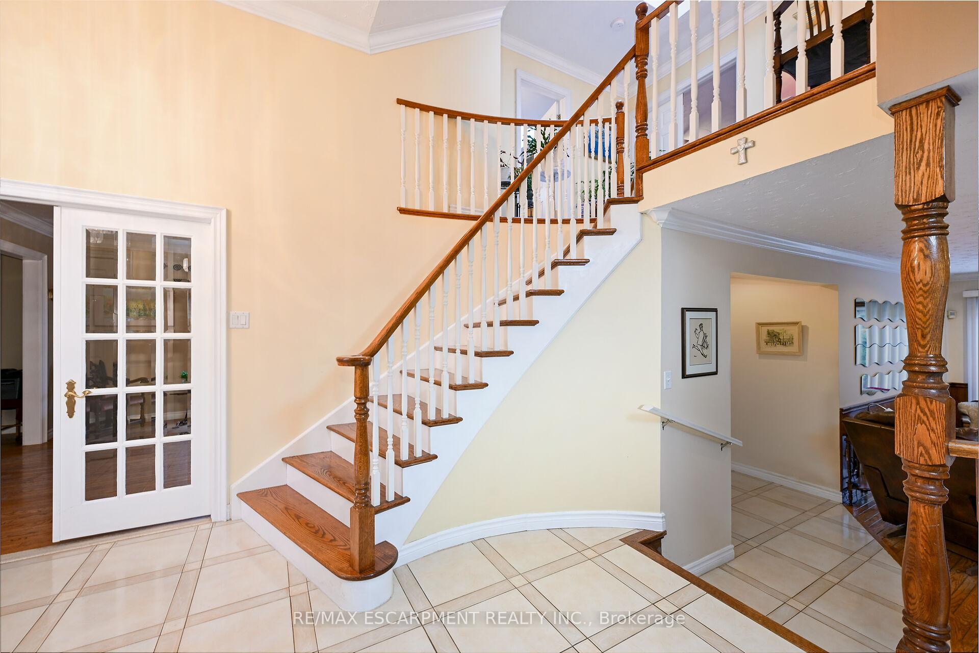 Photo 16 of 7 Osgoode Court, Hamilton, Randall — HOMEH