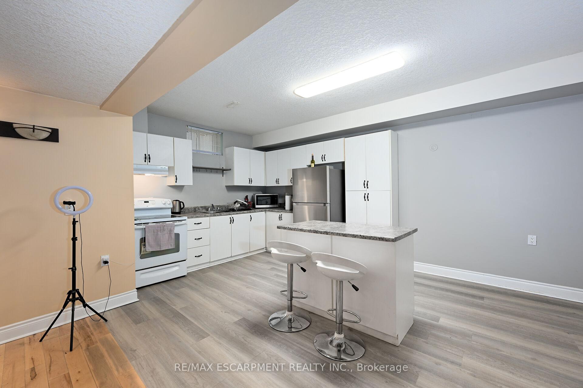 Photo 43 of 7 Osgoode Court, Hamilton, Randall — HOMEH