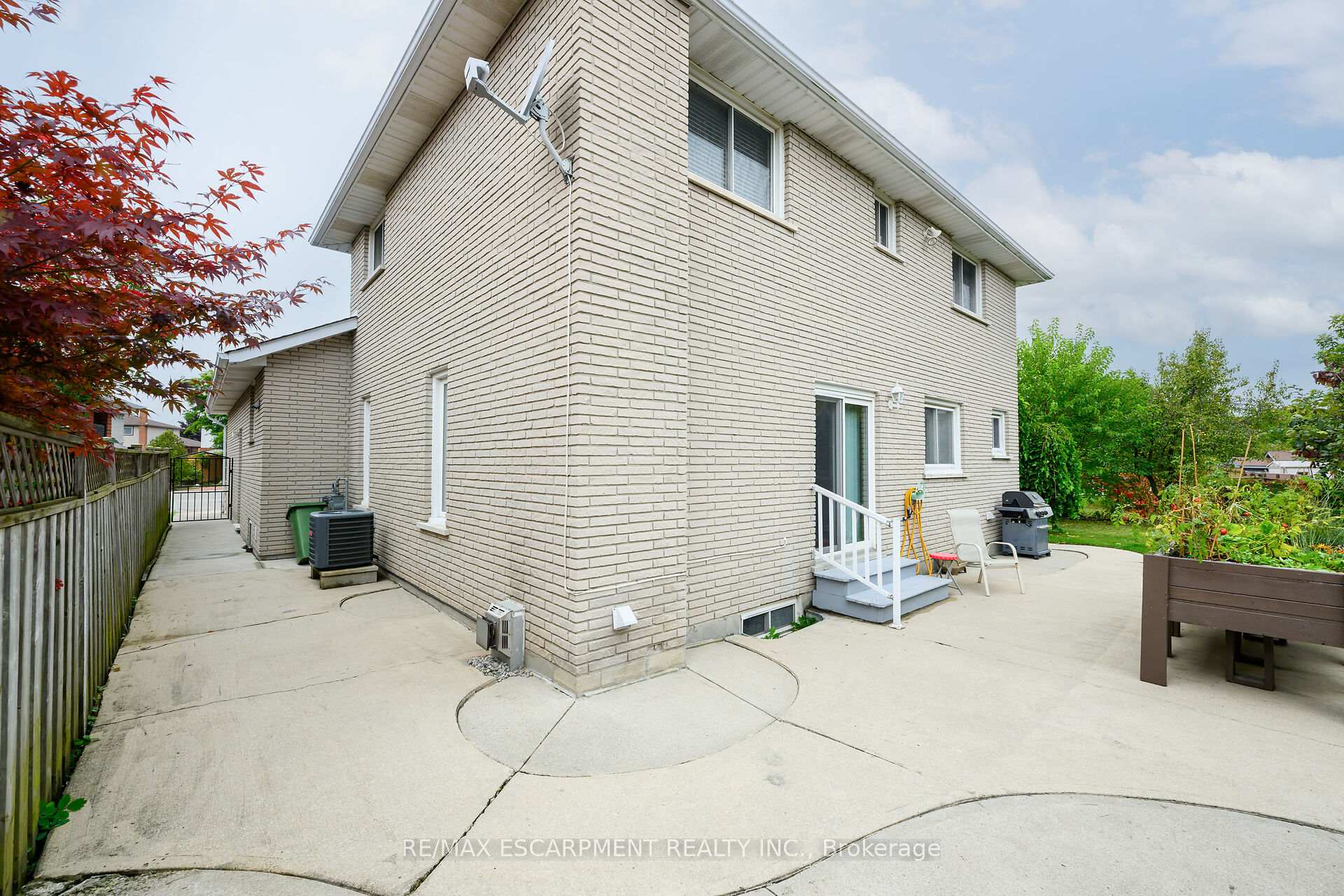 Photo 35 of 7 Osgoode Court, Hamilton, Randall — HOMEH