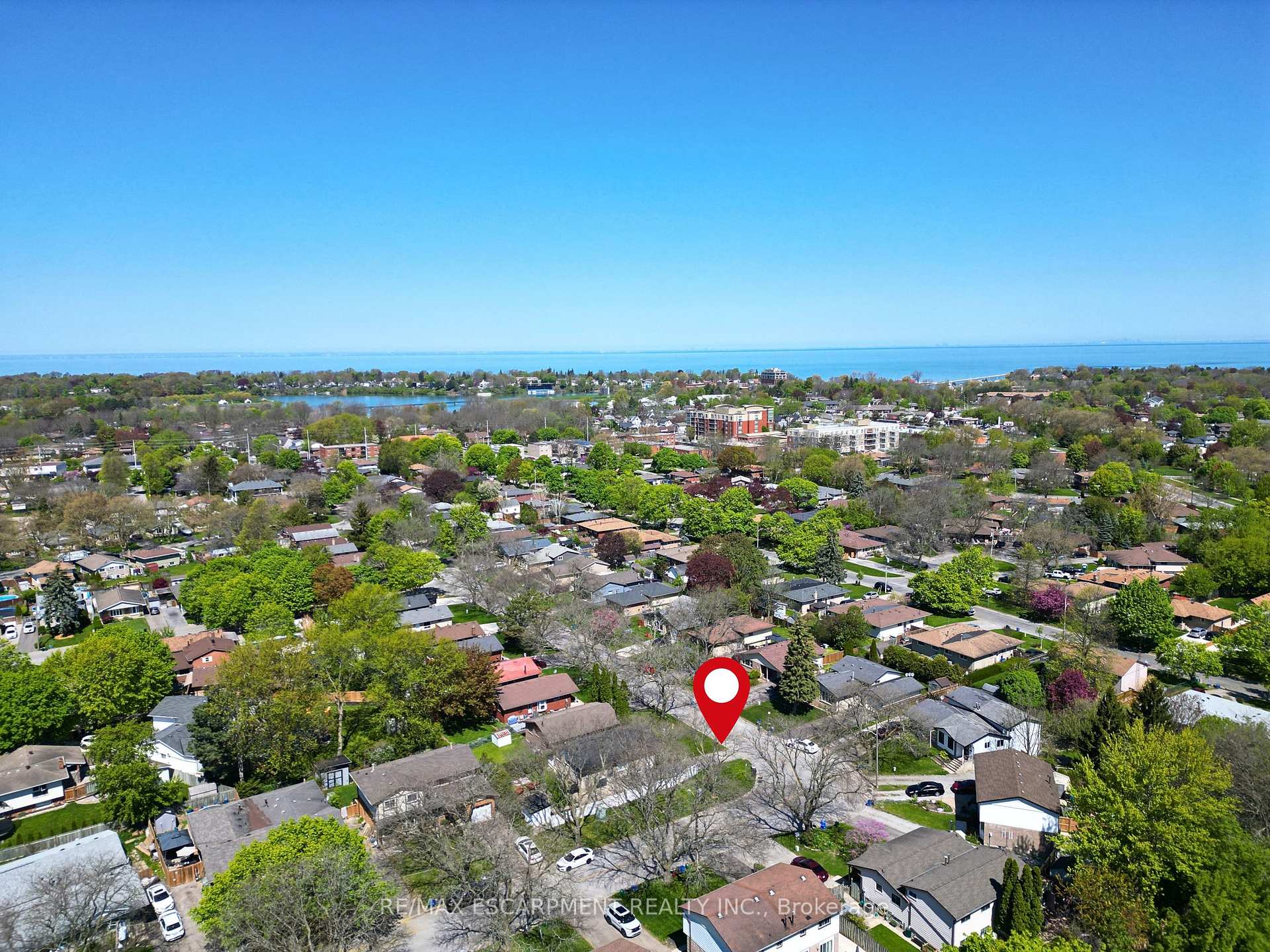 Photo 2 of 47 Lafayette Drive, St. Catharines, Lakeport — HOMEH