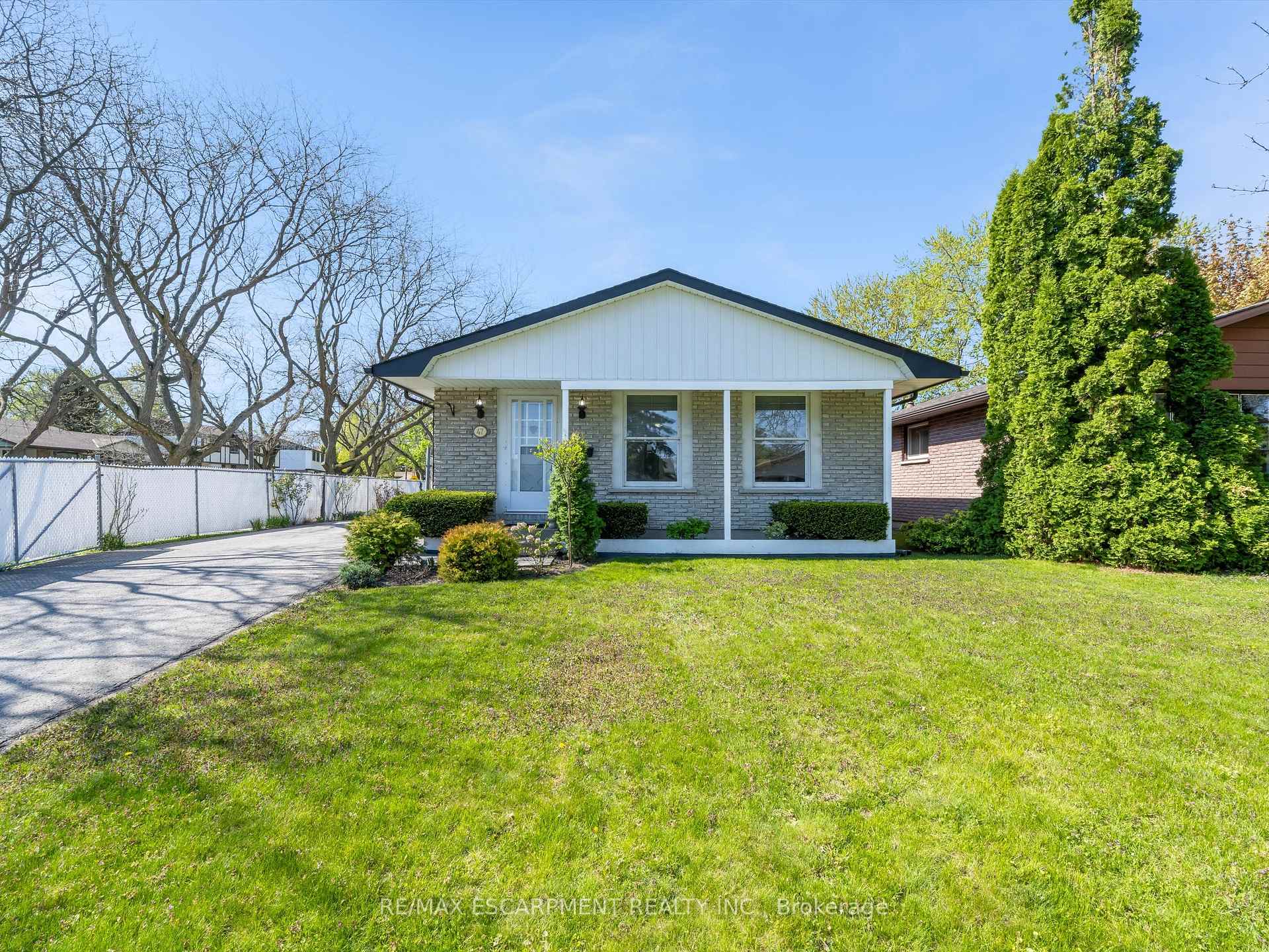 Photo 7 of 47 Lafayette Drive, St. Catharines, Lakeport — HOMEH