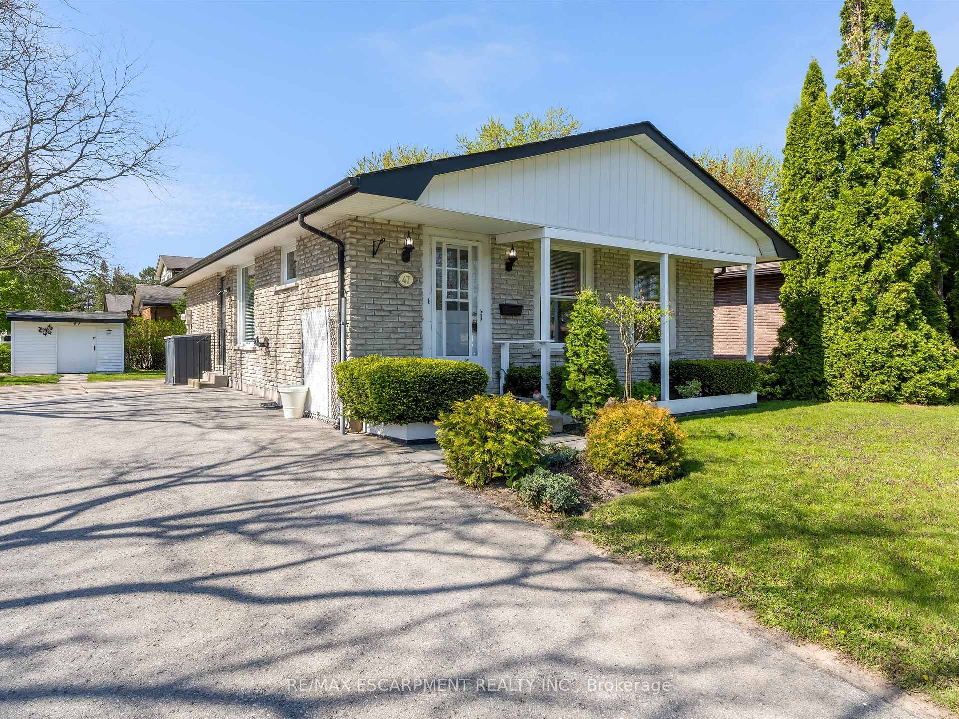 Photo 10 of 47 Lafayette Drive, St. Catharines, Lakeport — HOMEH