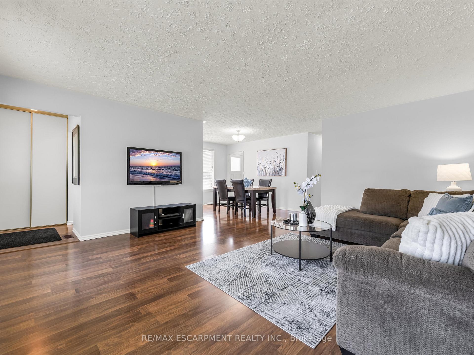 Photo 9 of 47 Lafayette Drive, St. Catharines, Lakeport — HOMEH