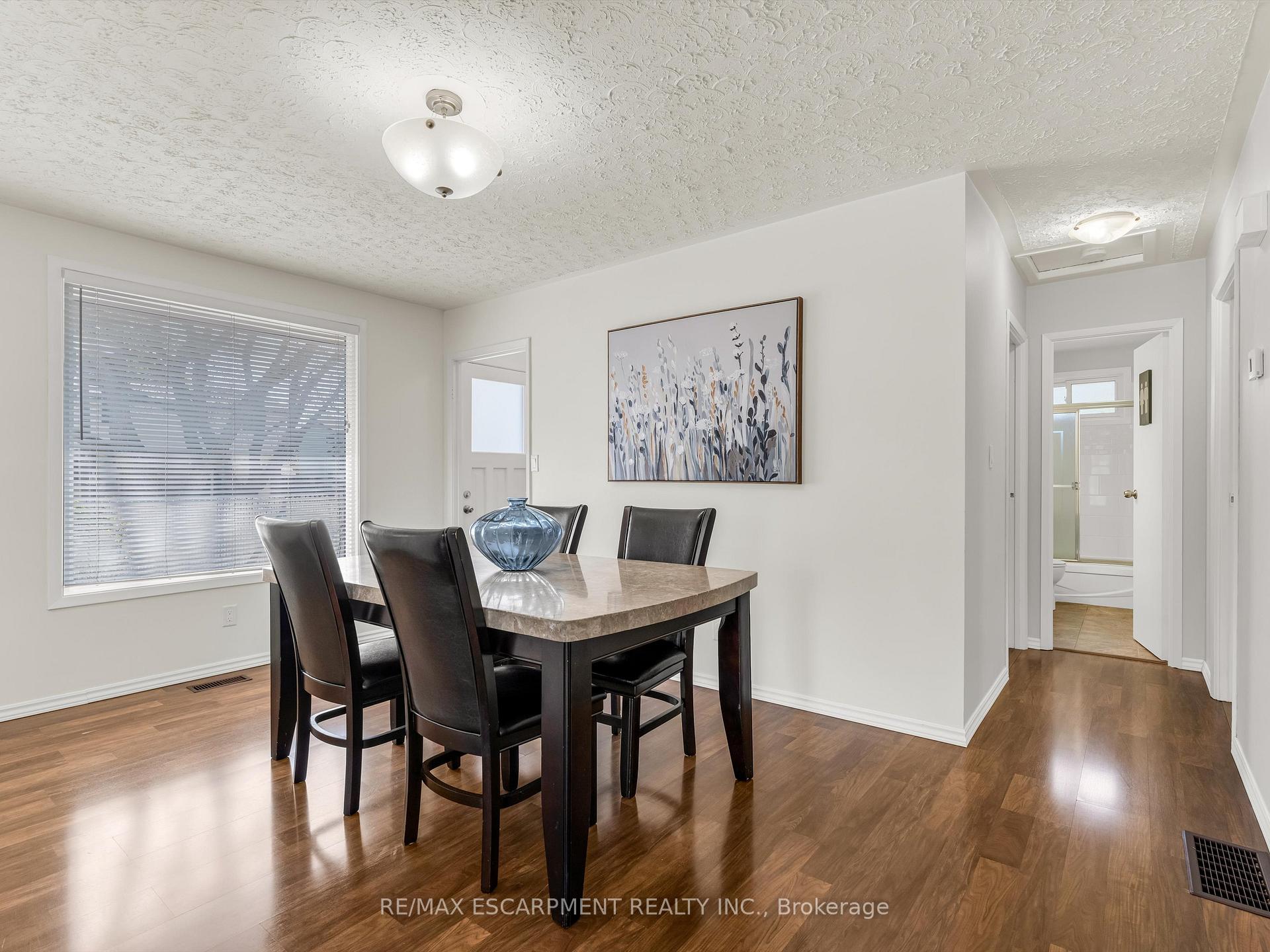 Photo 4 of 47 Lafayette Drive, St. Catharines, Lakeport — HOMEH