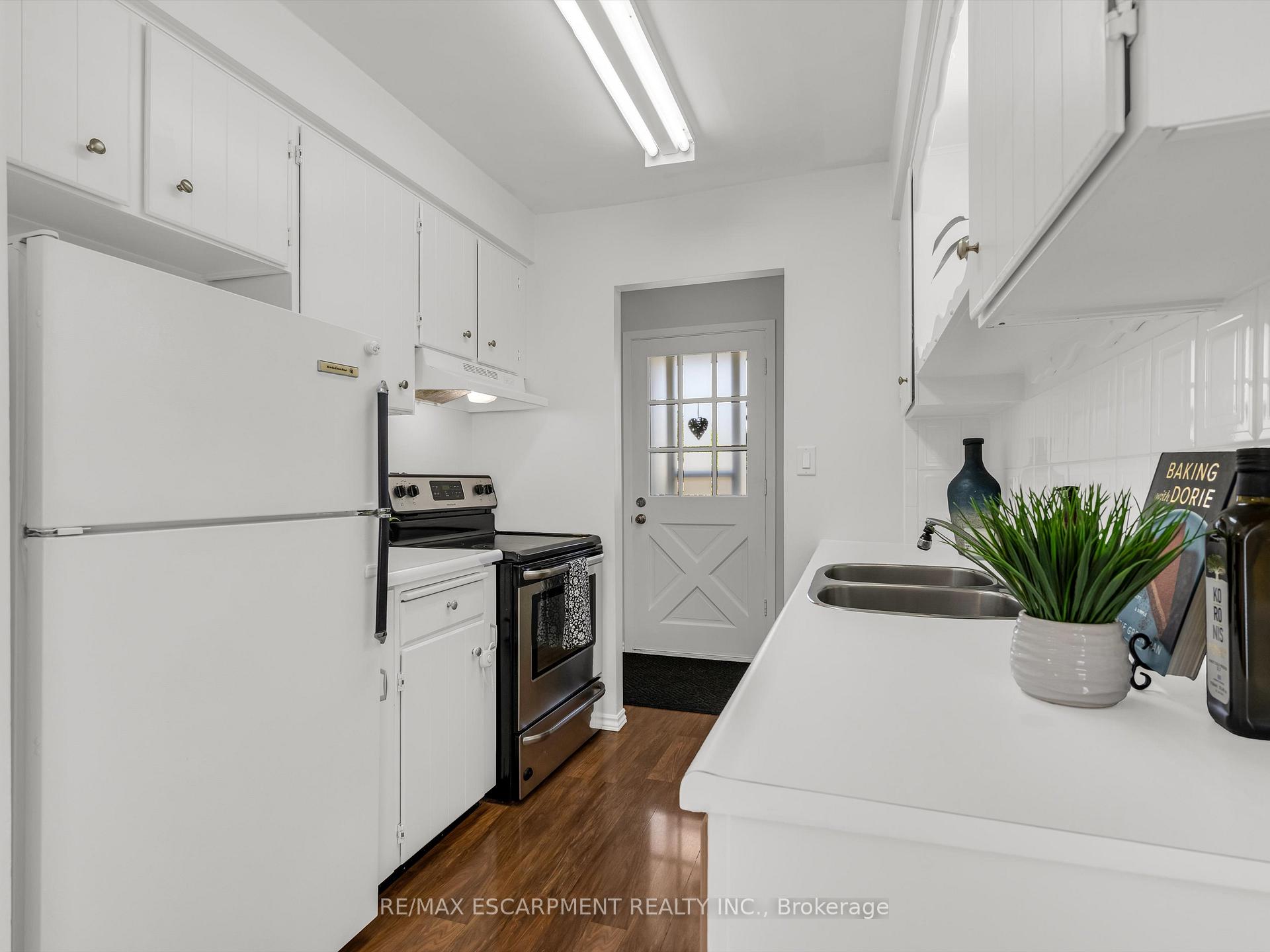Photo 17 of 47 Lafayette Drive, St. Catharines, Lakeport — HOMEH