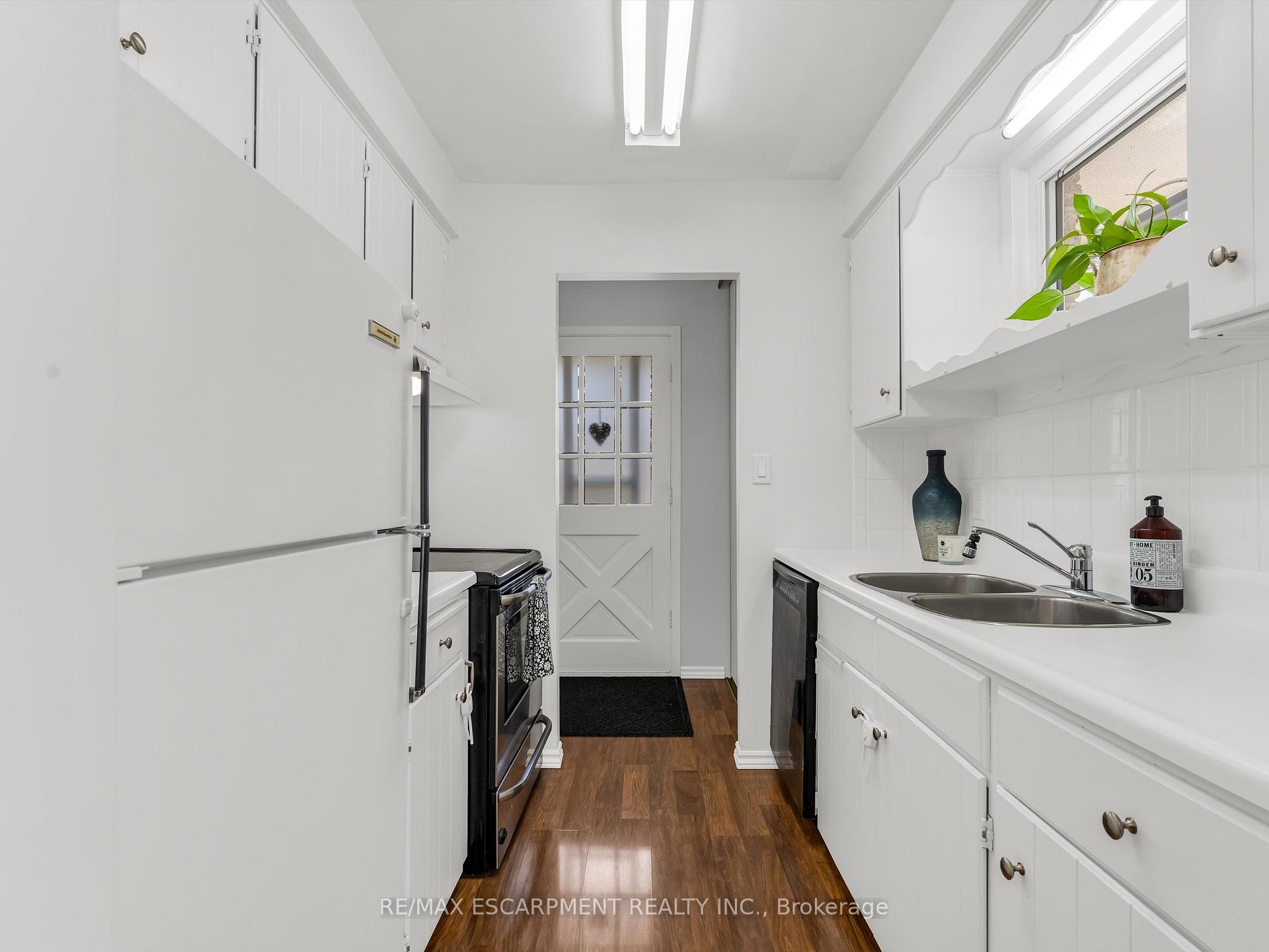 Photo 14 of 47 Lafayette Drive, St. Catharines, Lakeport — HOMEH