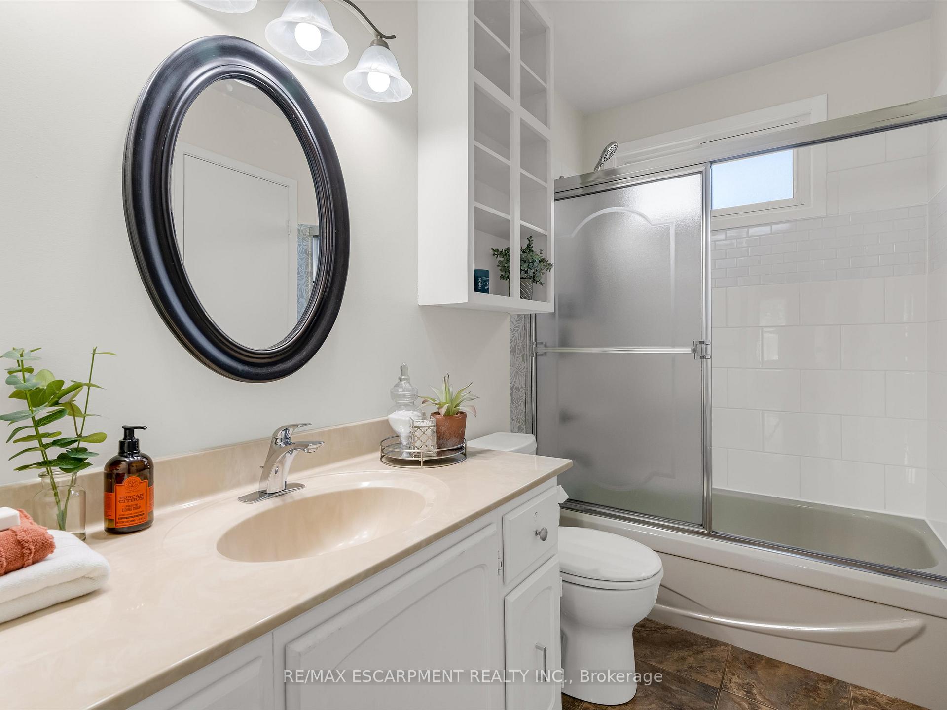 Photo 16 of 47 Lafayette Drive, St. Catharines, Lakeport — HOMEH