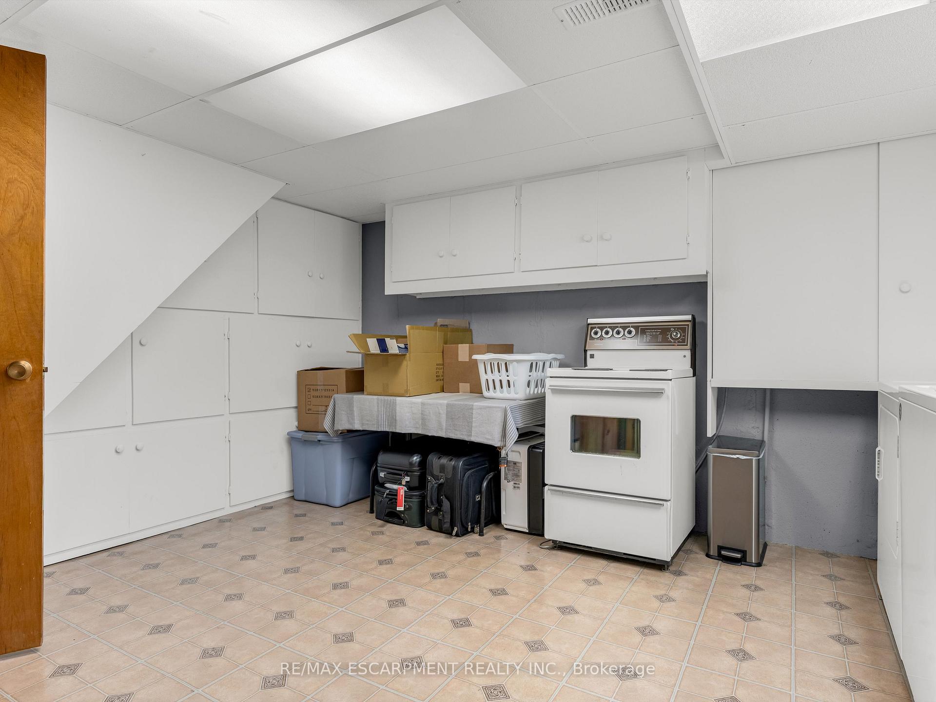 Photo 24 of 47 Lafayette Drive, St. Catharines, Lakeport — HOMEH