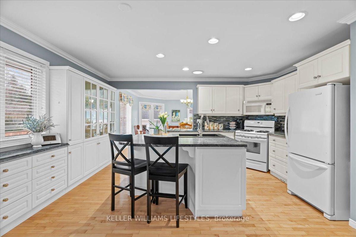 Photo 6 of 3241 Devonshire Road, Plympton-Wyoming, Plympton Wyoming — HOMEH