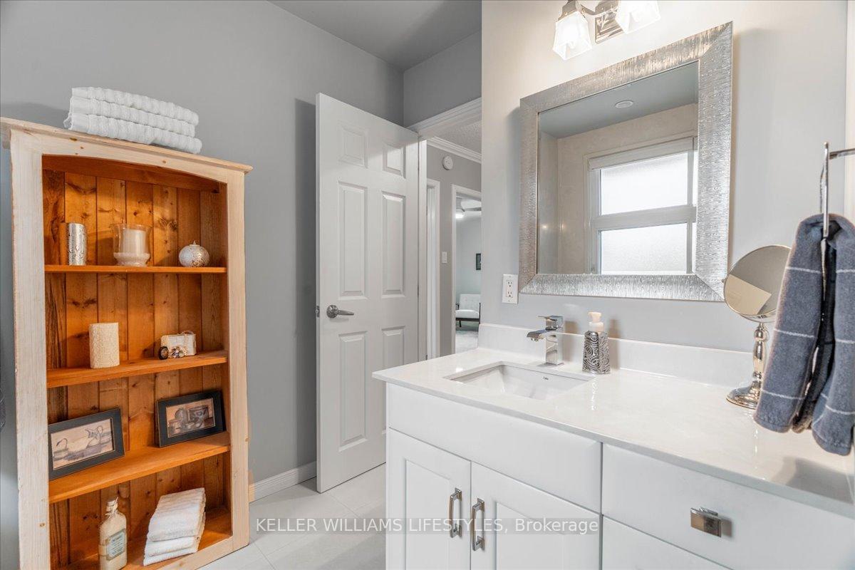 Photo 14 of 3241 Devonshire Road, Plympton-Wyoming, Plympton Wyoming — HOMEH