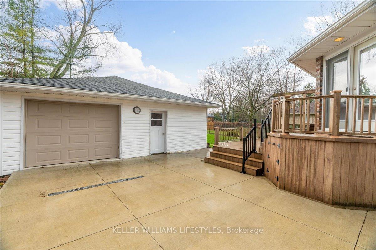 Photo 29 of 3241 Devonshire Road, Plympton-Wyoming, Plympton Wyoming — HOMEH
