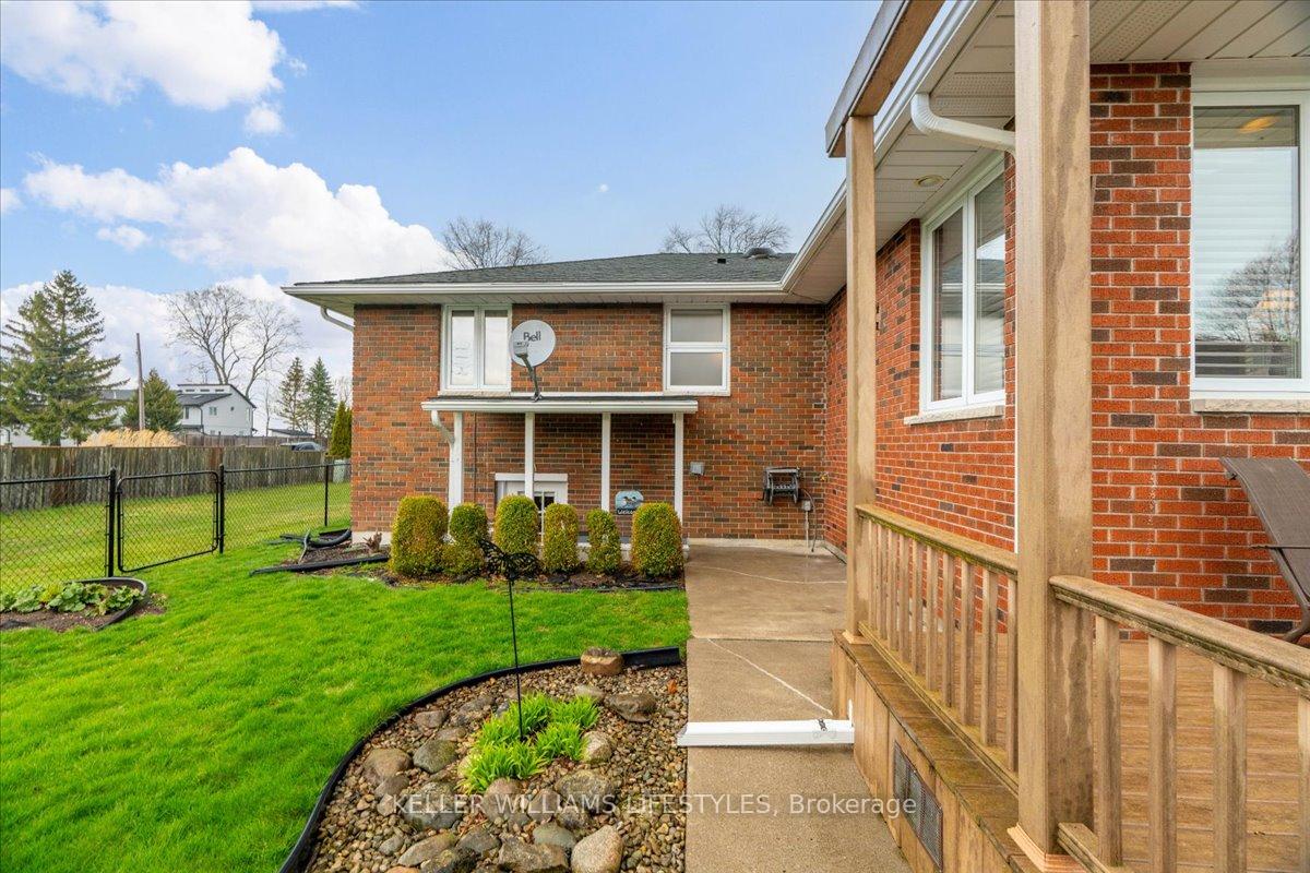 Photo 33 of 3241 Devonshire Road, Plympton-Wyoming, Plympton Wyoming — HOMEH