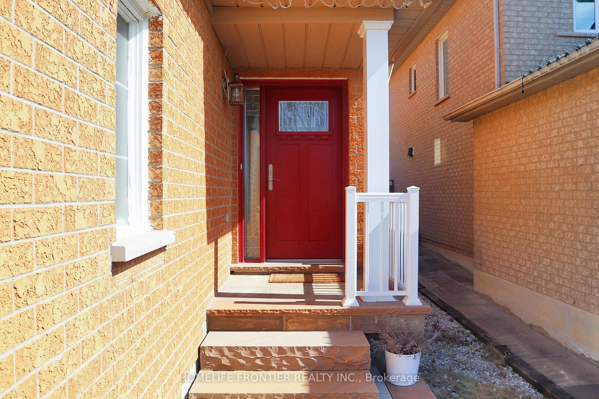 Photo 17 of 138 Broomlands Drive, Vaughan, Maple — HOMEH