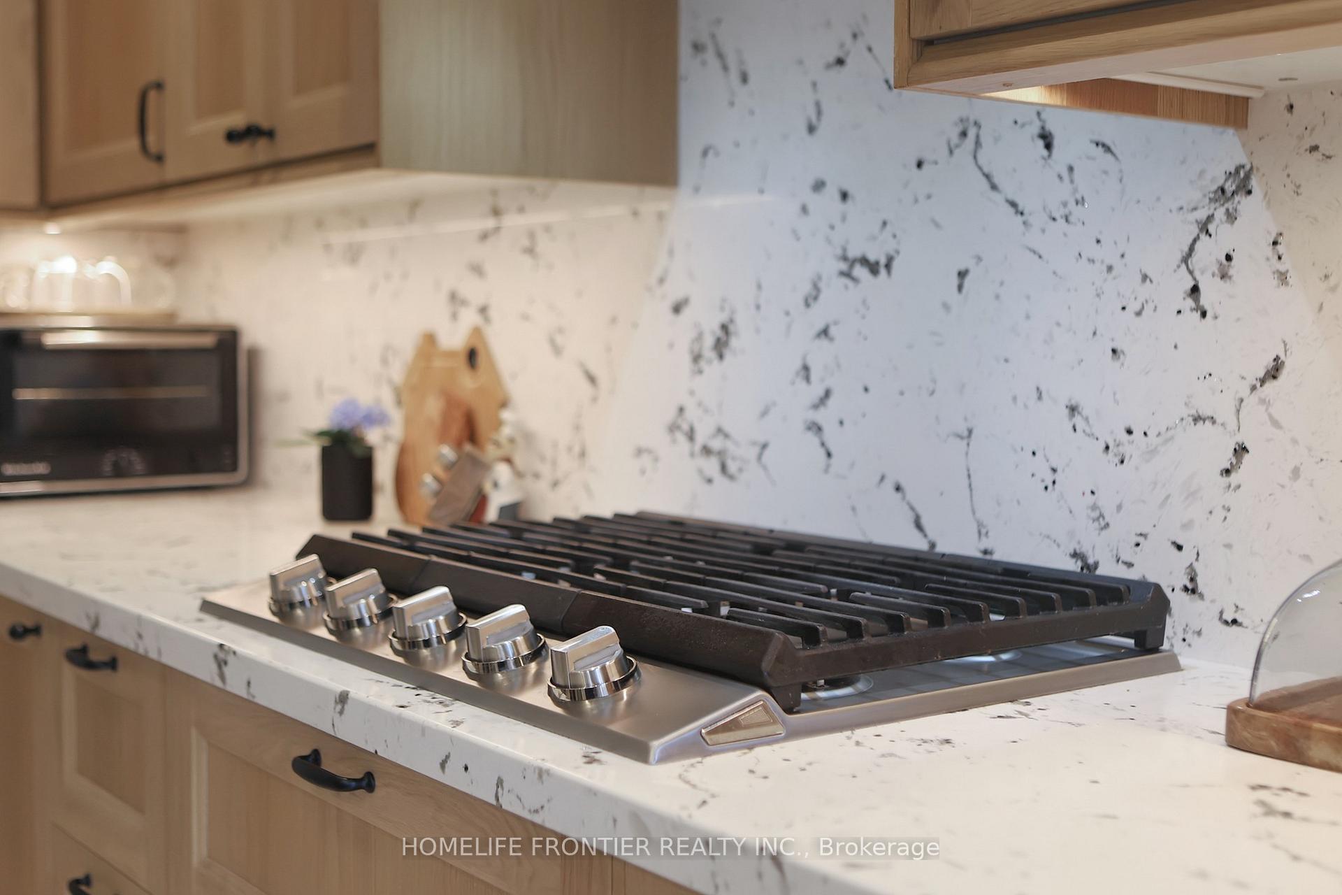 Photo 24 of 138 Broomlands Drive, Vaughan, Maple — HOMEH