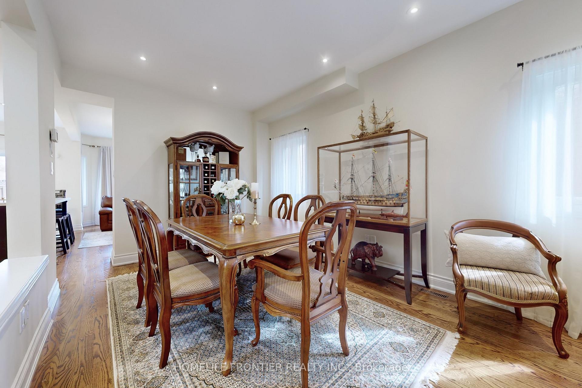 Photo 28 of 138 Broomlands Drive, Vaughan, Maple — HOMEH