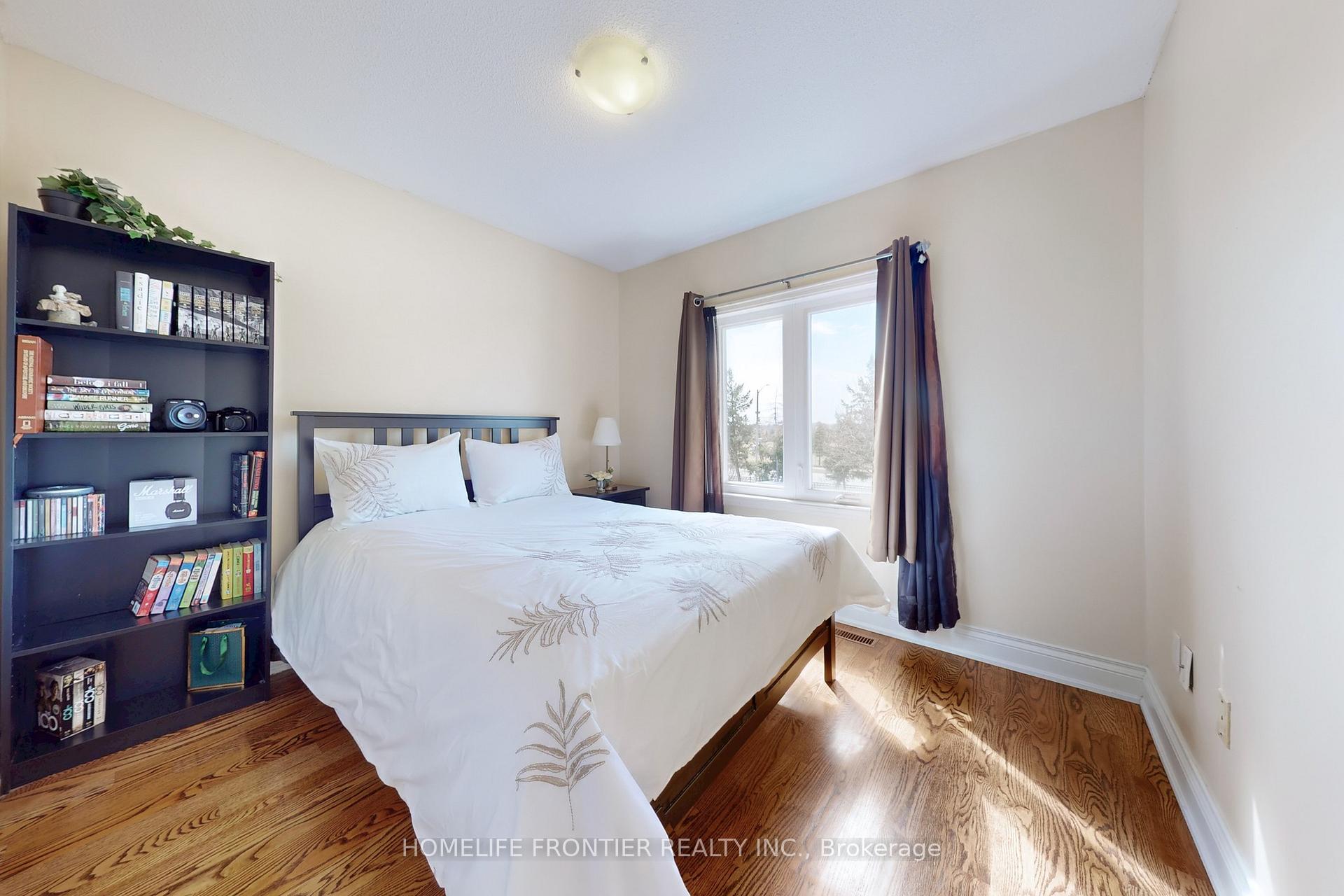 Photo 22 of 138 Broomlands Drive, Vaughan, Maple — HOMEH