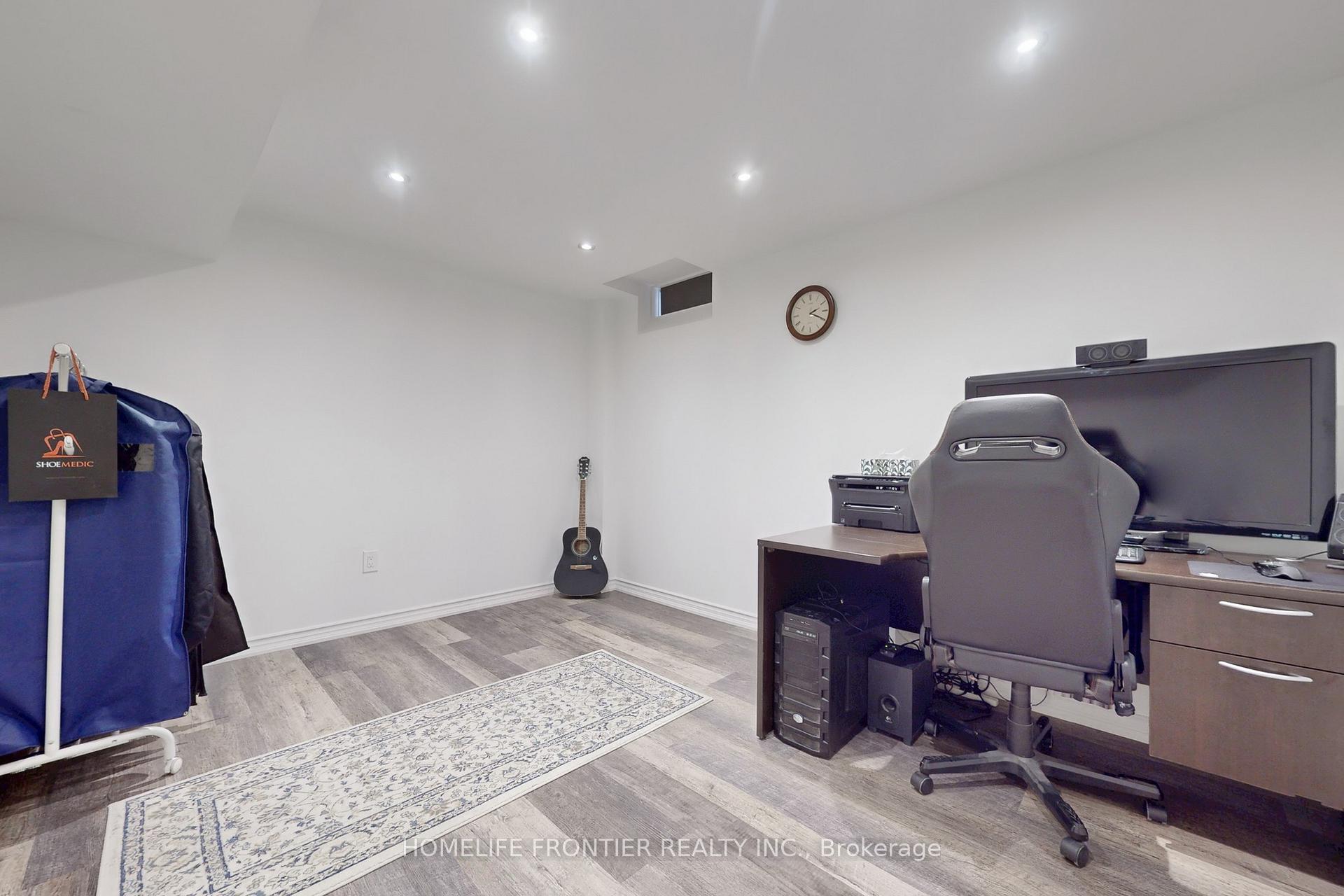 Photo 26 of 138 Broomlands Drive, Vaughan, Maple — HOMEH