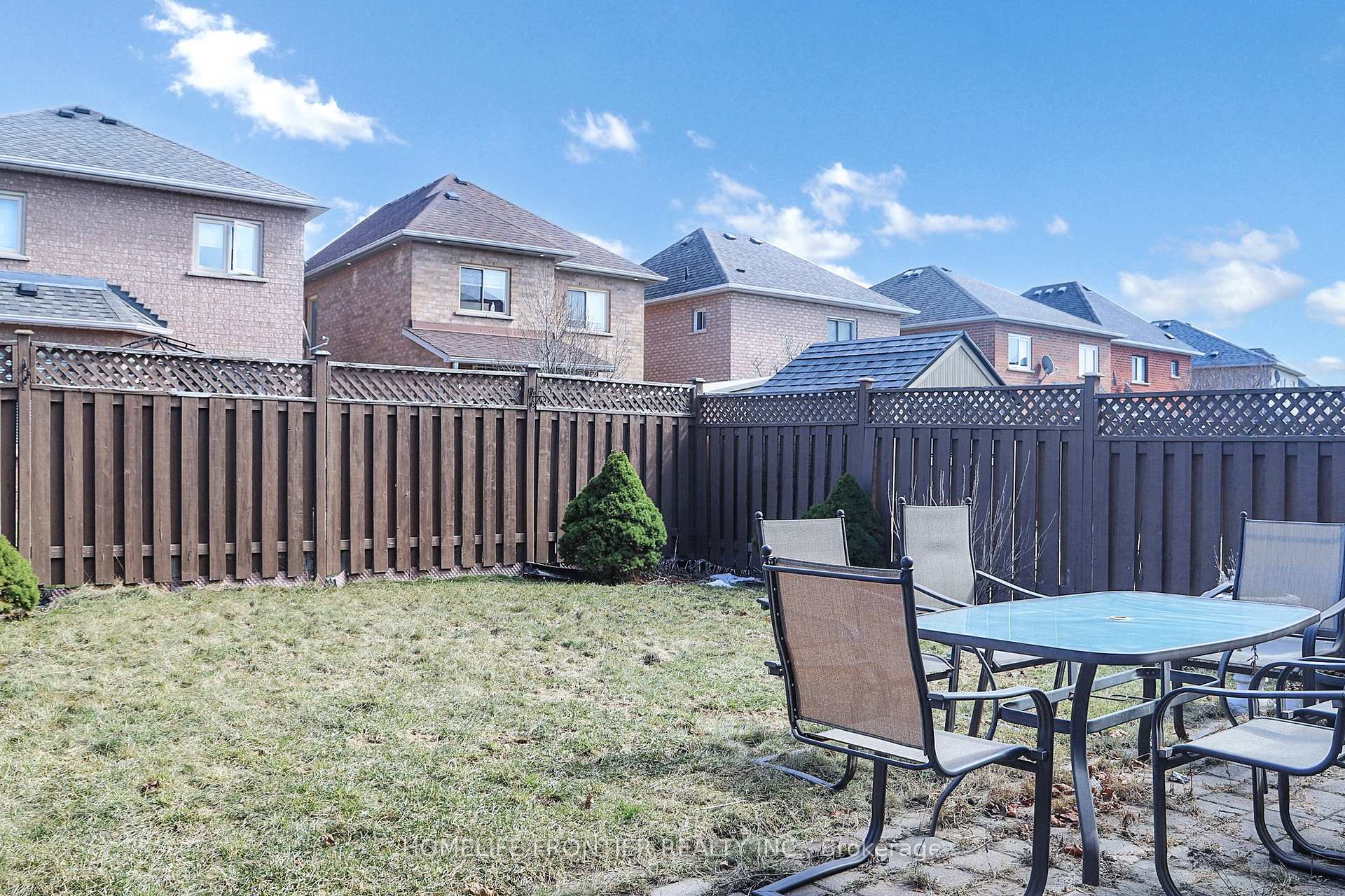 Photo 18 of 138 Broomlands Drive, Vaughan, Maple — HOMEH
